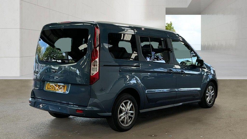 Ford Grand Tourneo Connect view 8