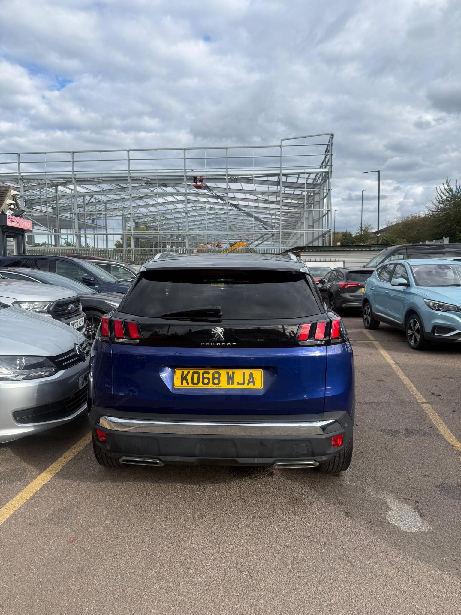 Peugeot 3008 view 5