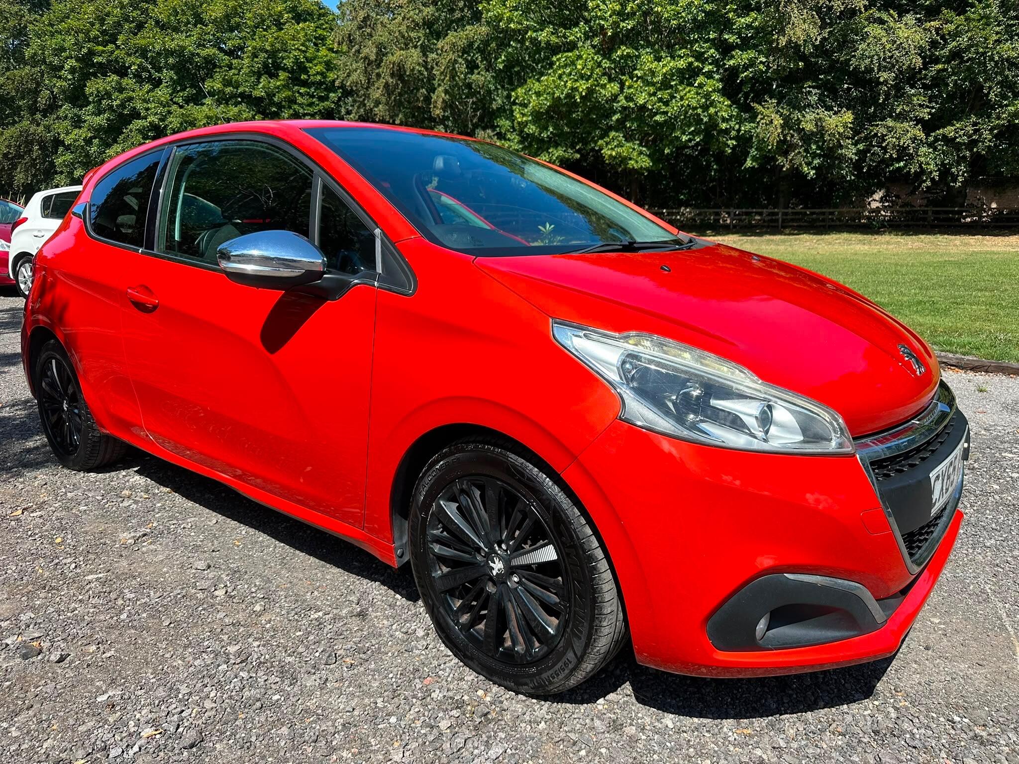 Peugeot 208 view 5