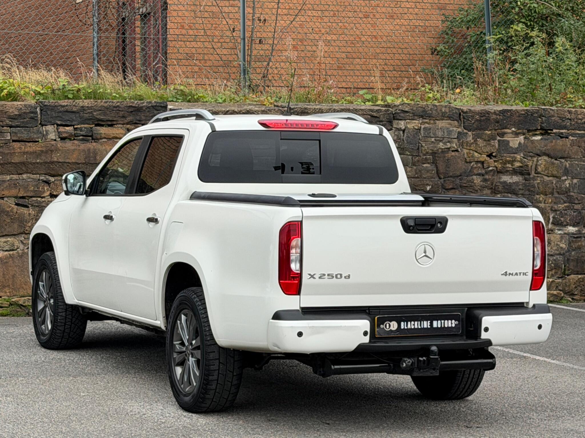 Mercedes-Benz X-Class view 5