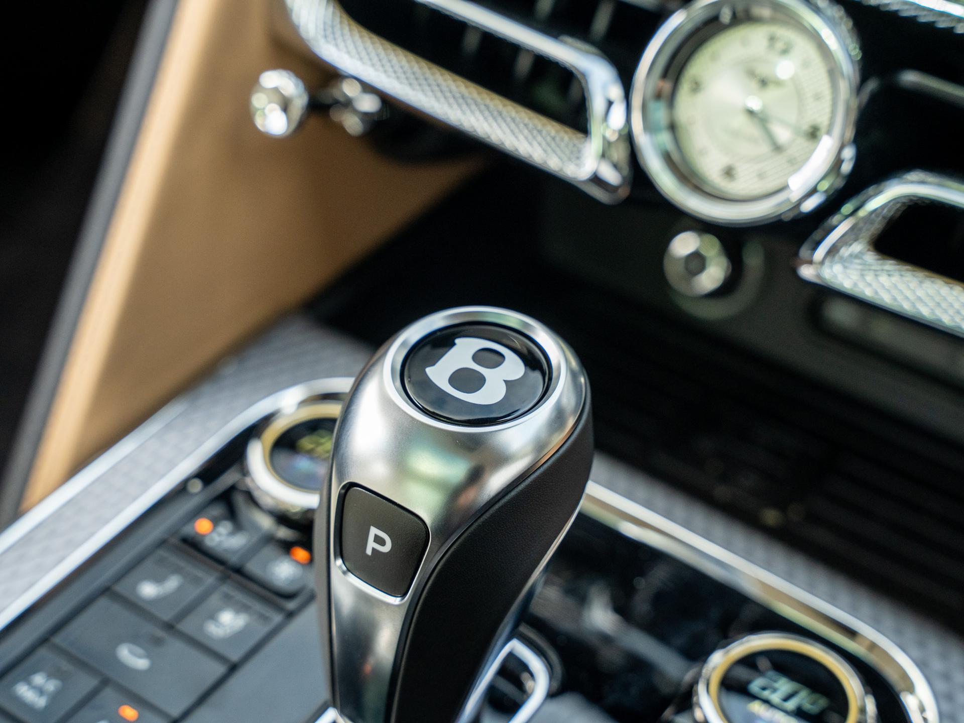 Bentley Flying Spur view 32