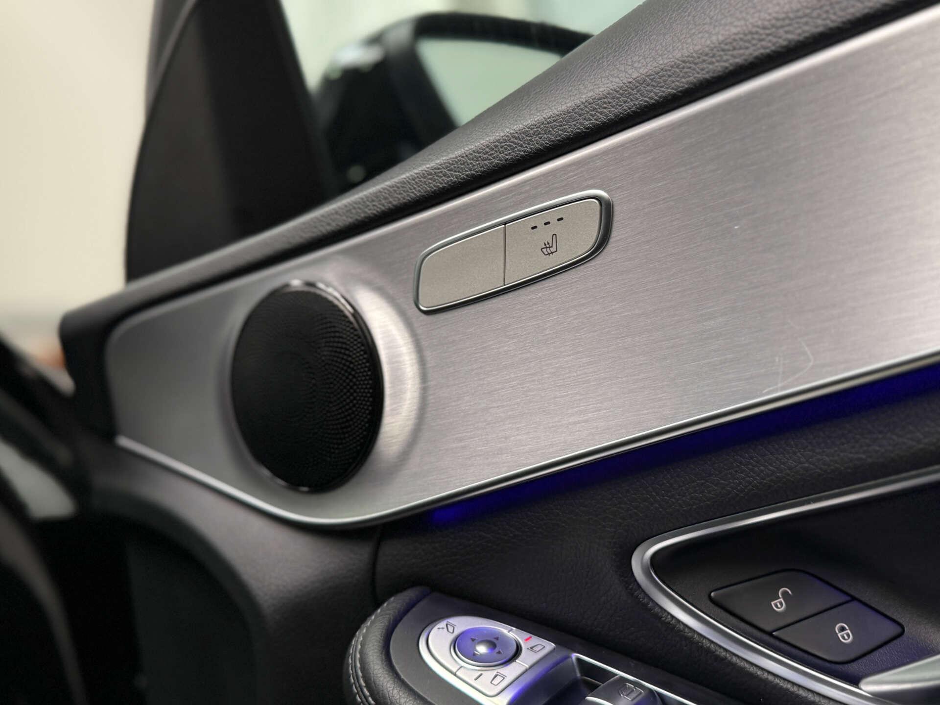 Mercedes-Benz C-Class view 21