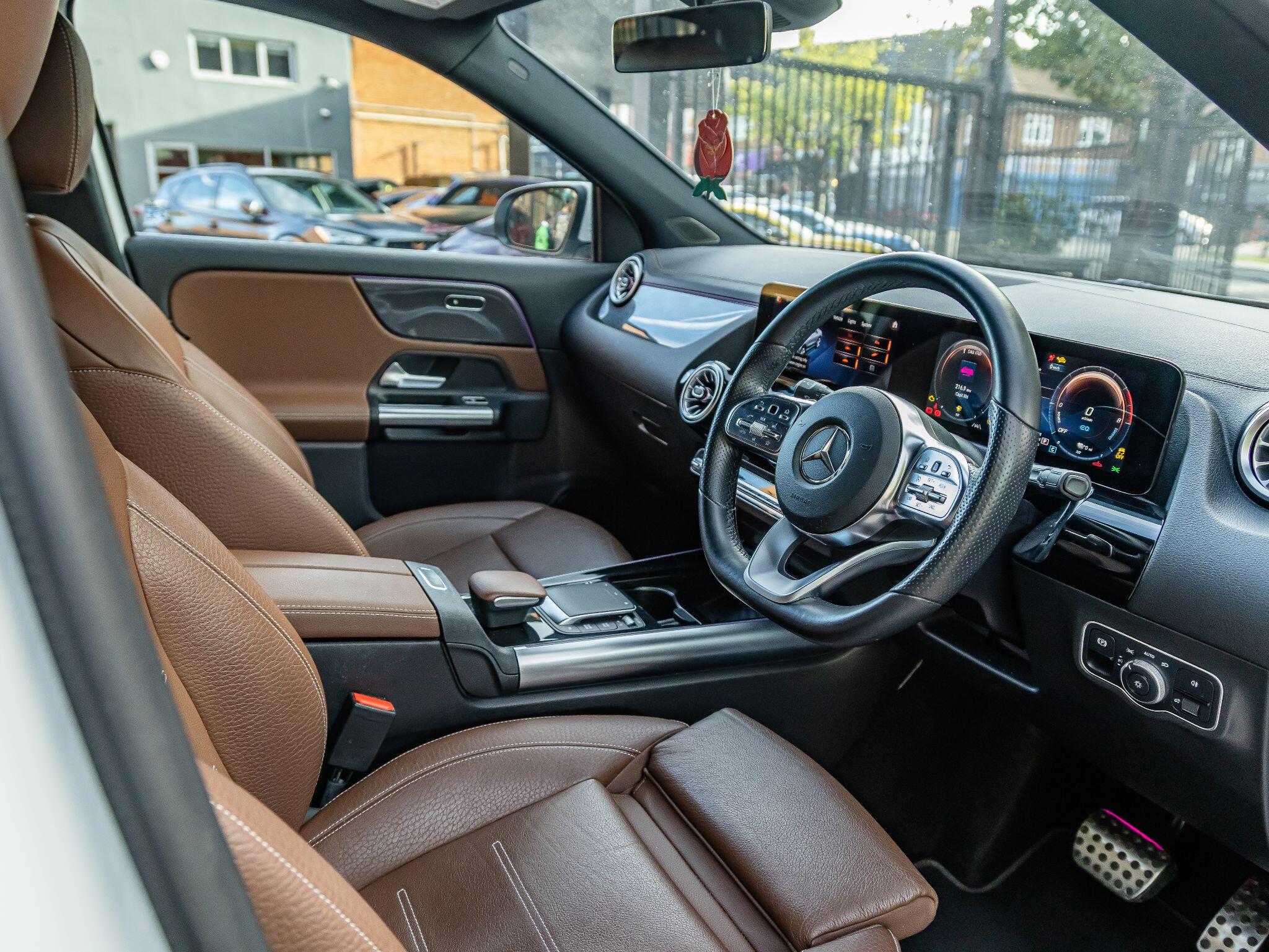 Mercedes-Benz GLA view 15