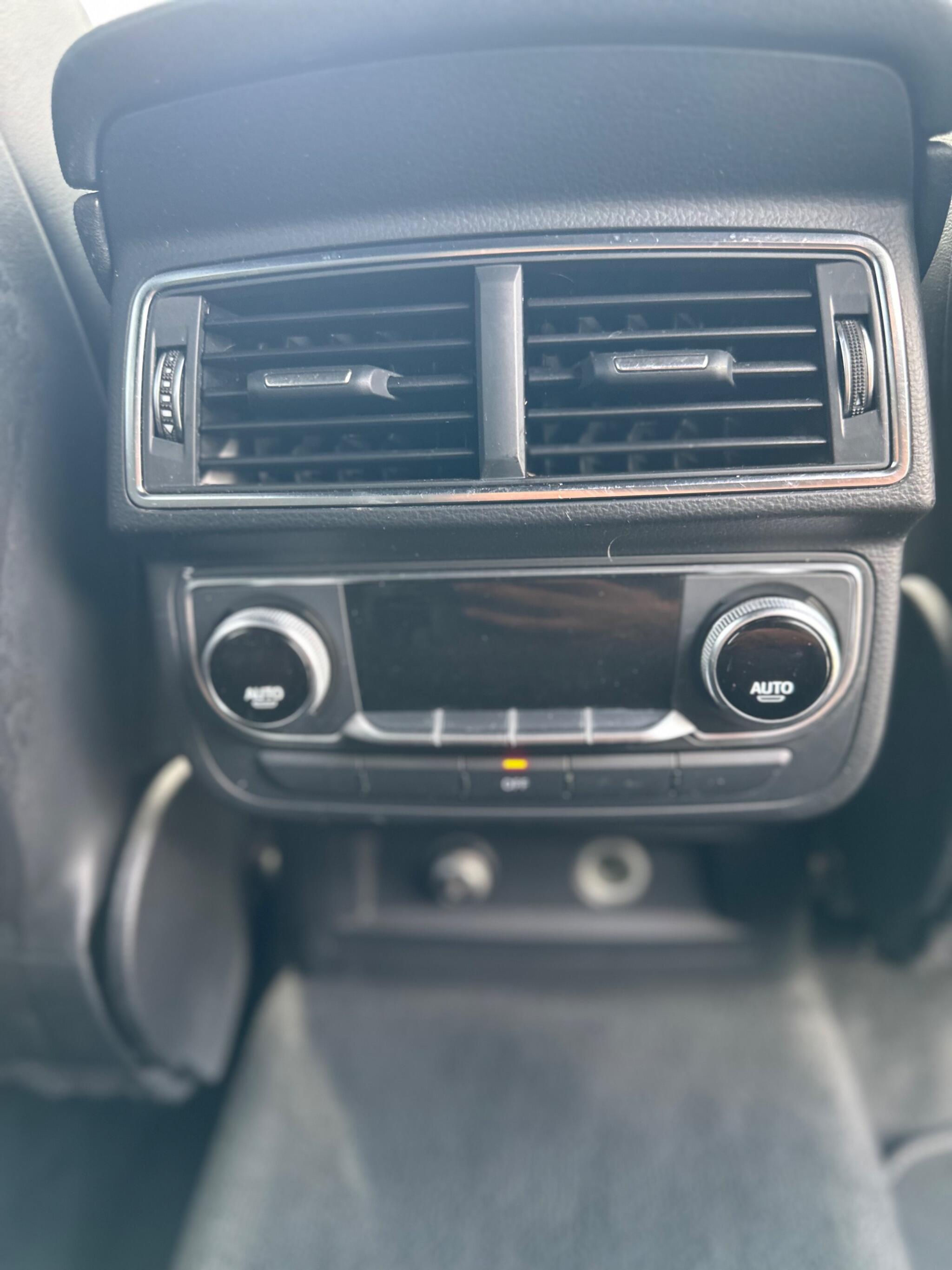 Audi Q7 view 26