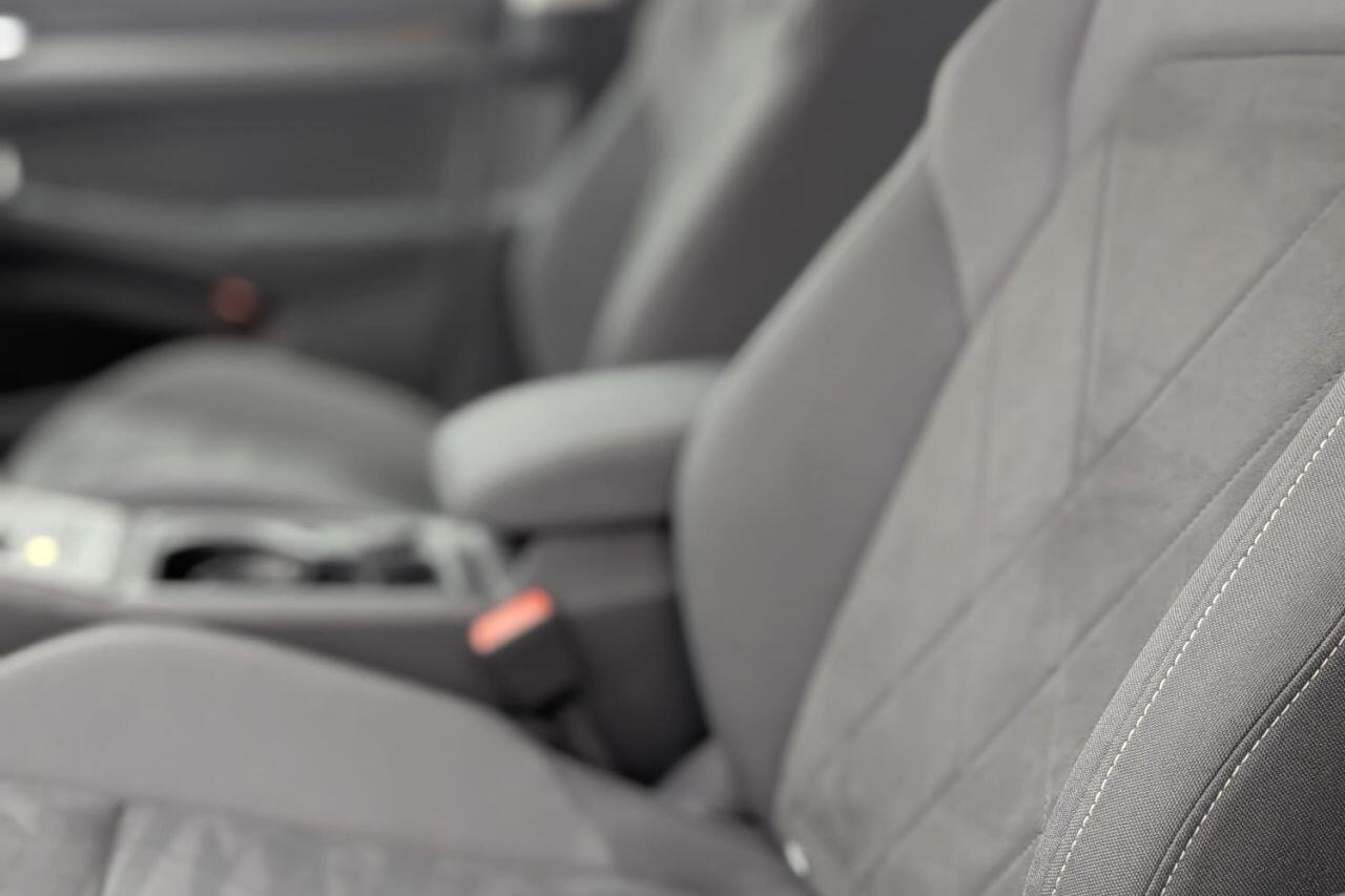 Volkswagen Golf view 25