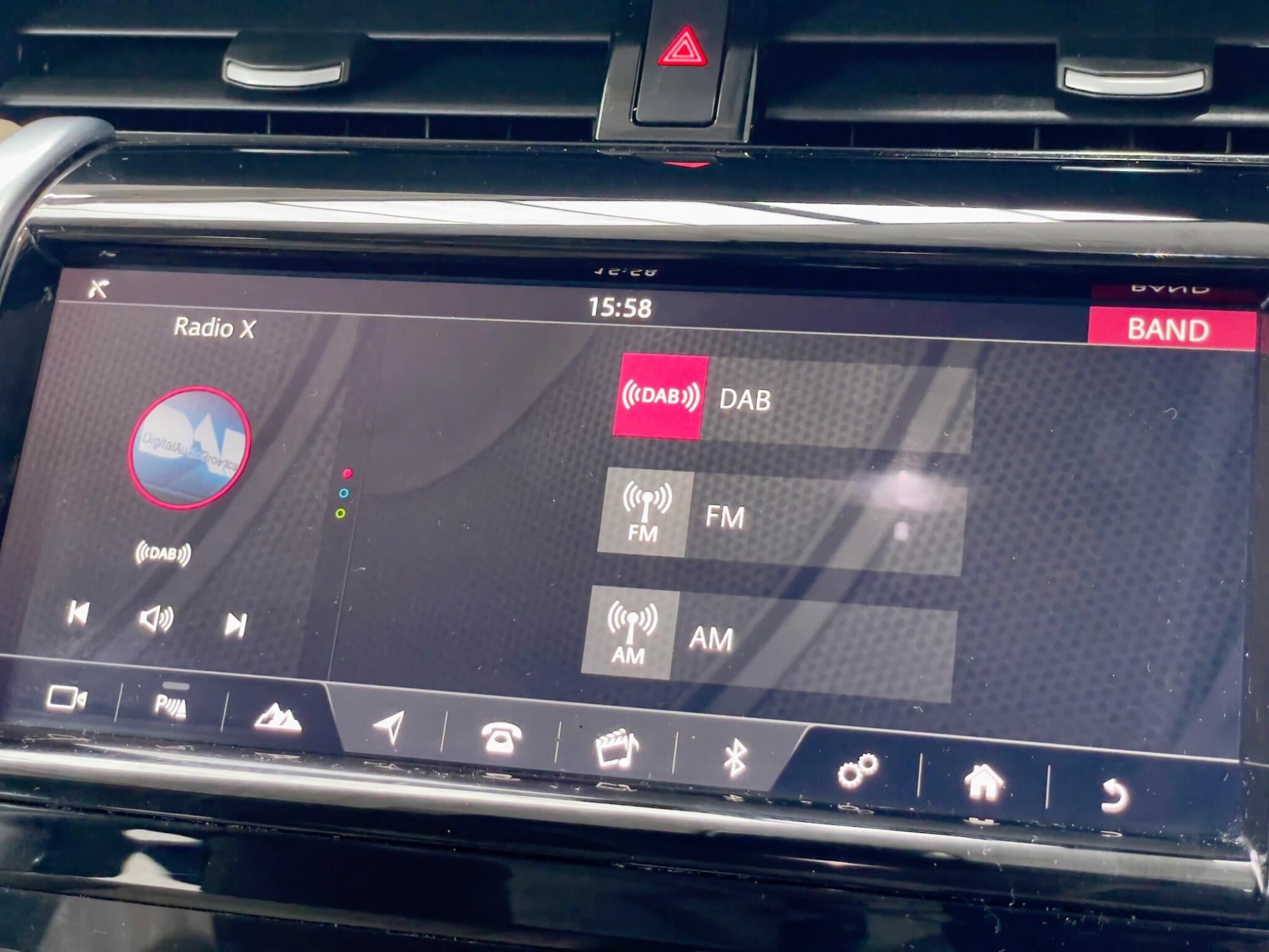 Land Rover Discovery Sport view 63