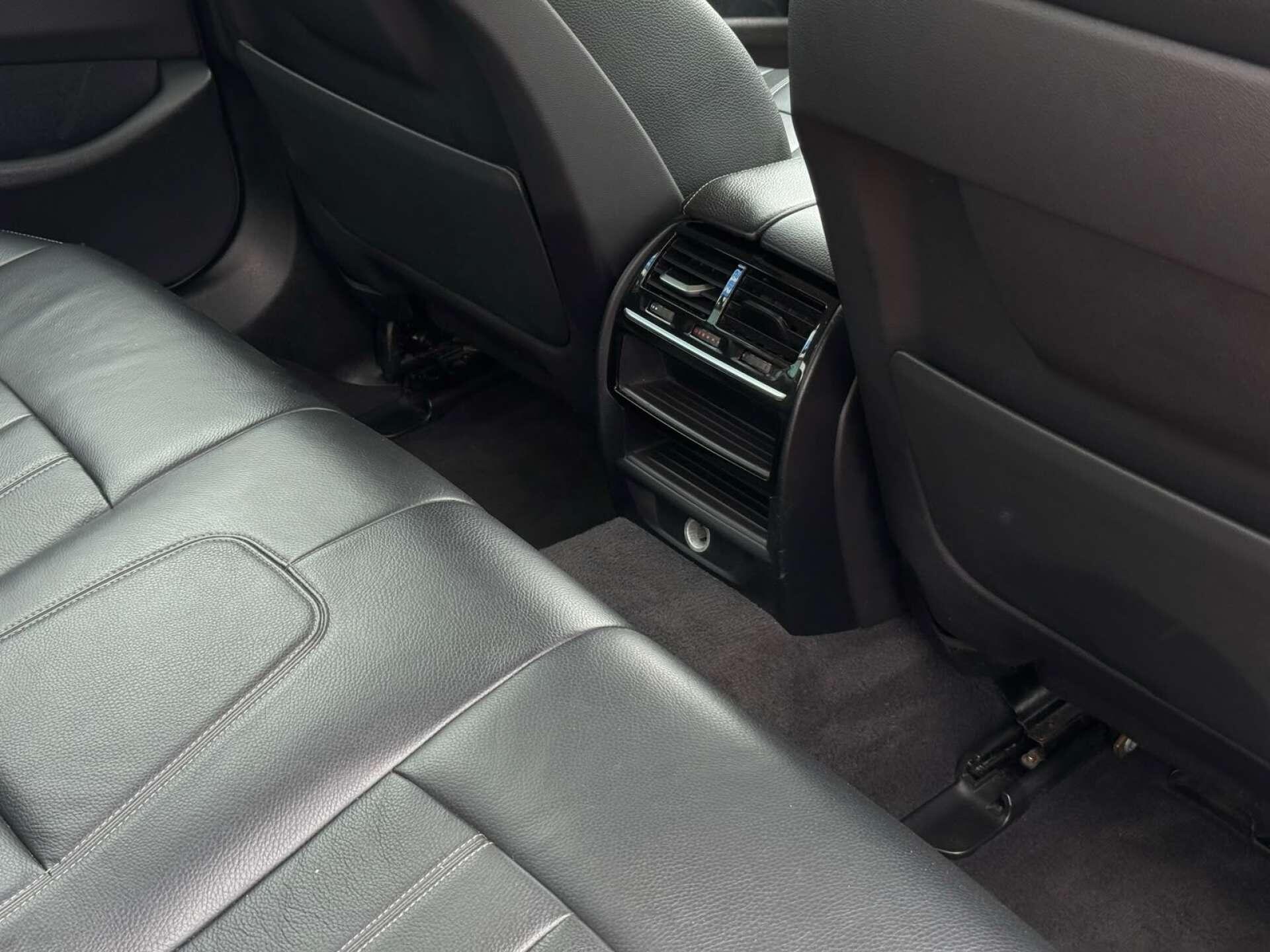 BMW 5 Series view 35