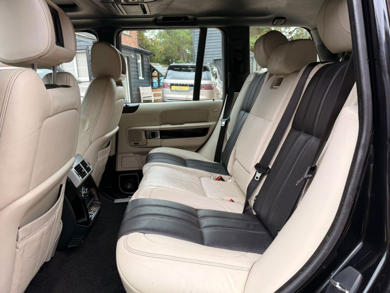 Land Rover Range Rover view 15