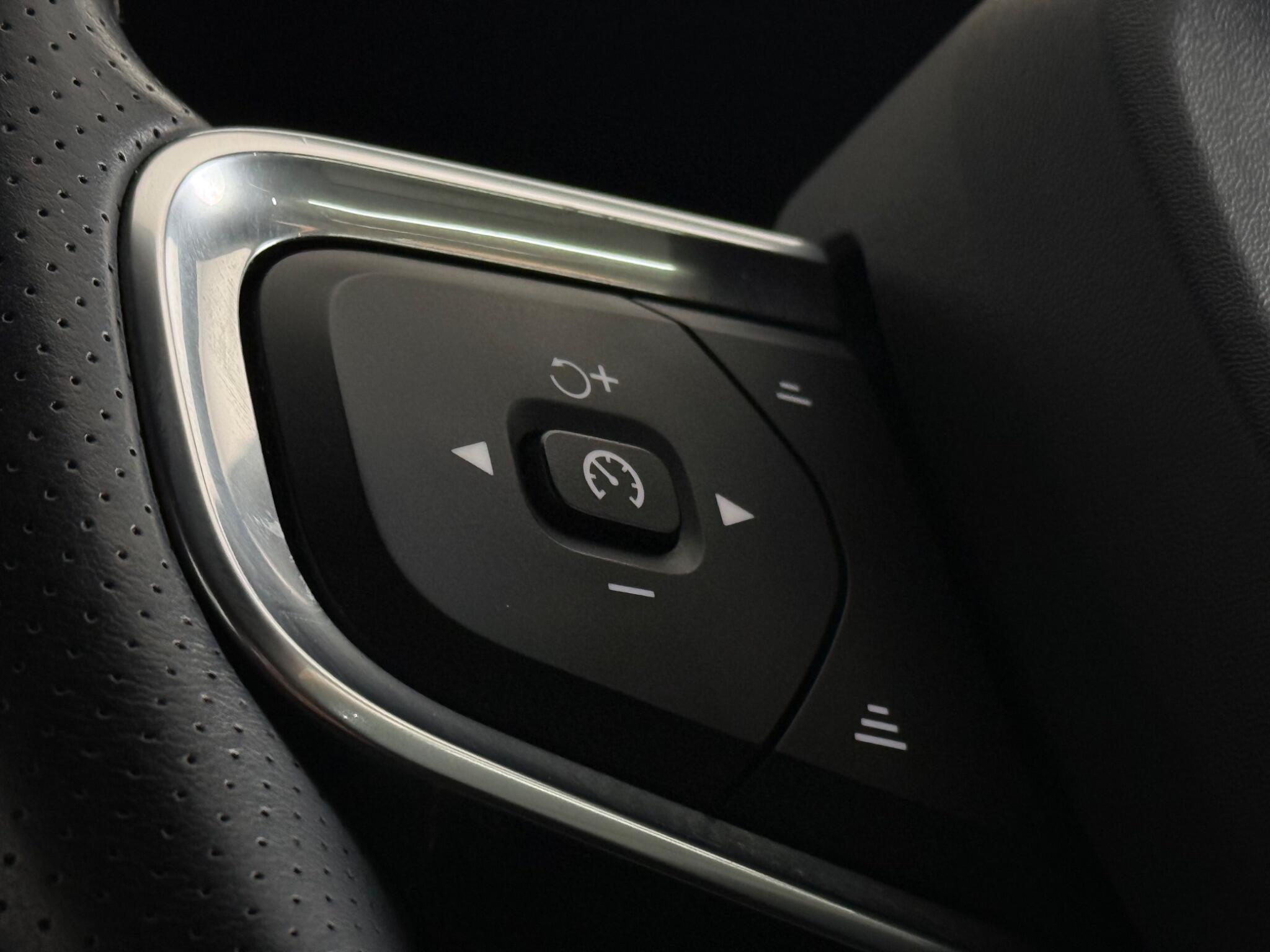 Volvo XC40 view 23