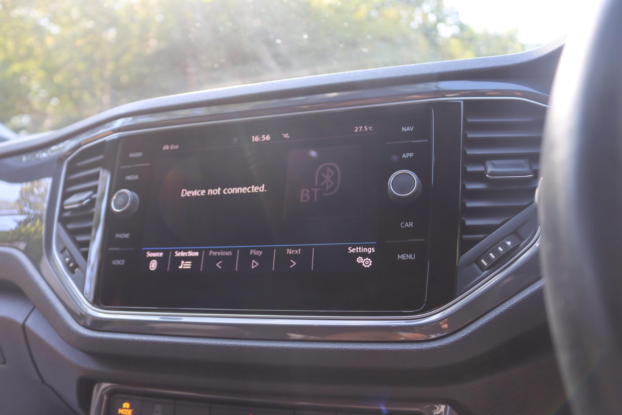 Volkswagen T-Roc view 33