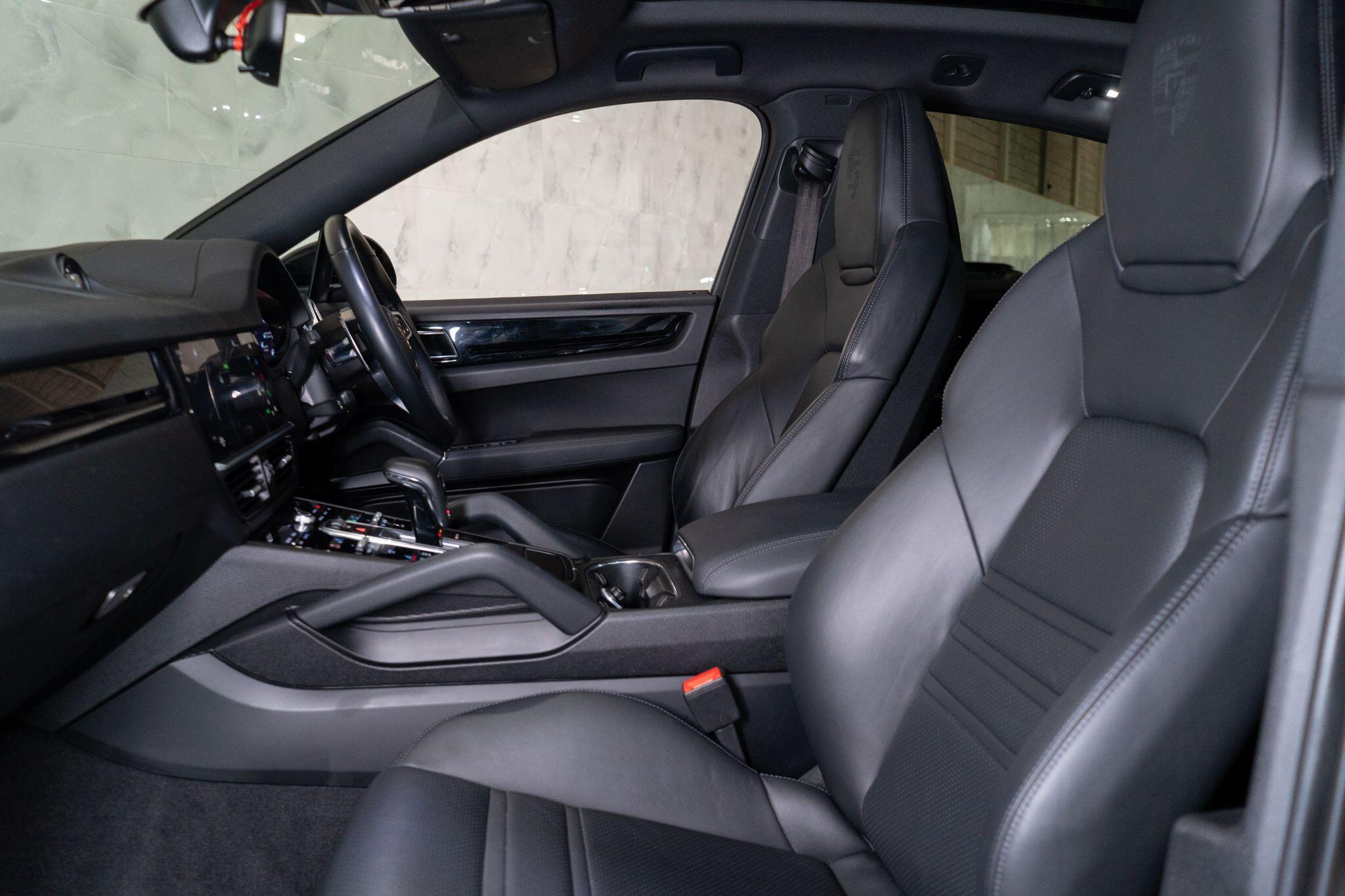 Porsche Cayenne view 14