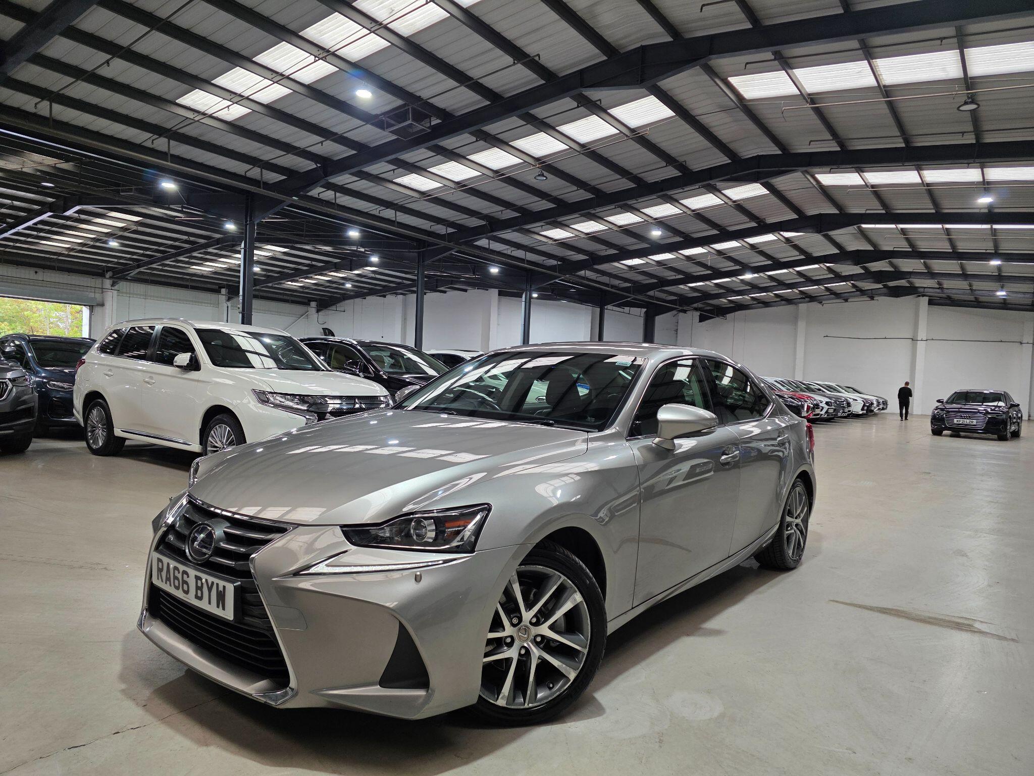 Lexus Is main image