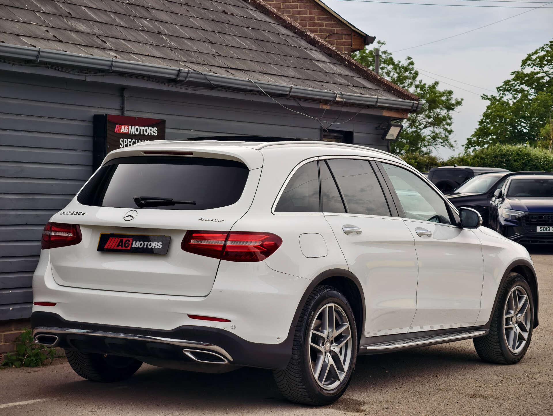 Mercedes-Benz GLC view 11