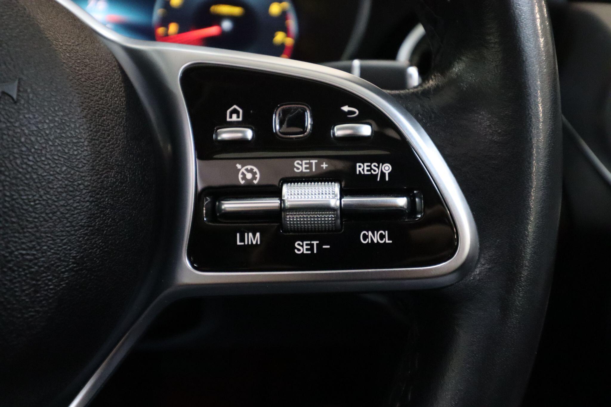 Mercedes-Benz C Class view 41