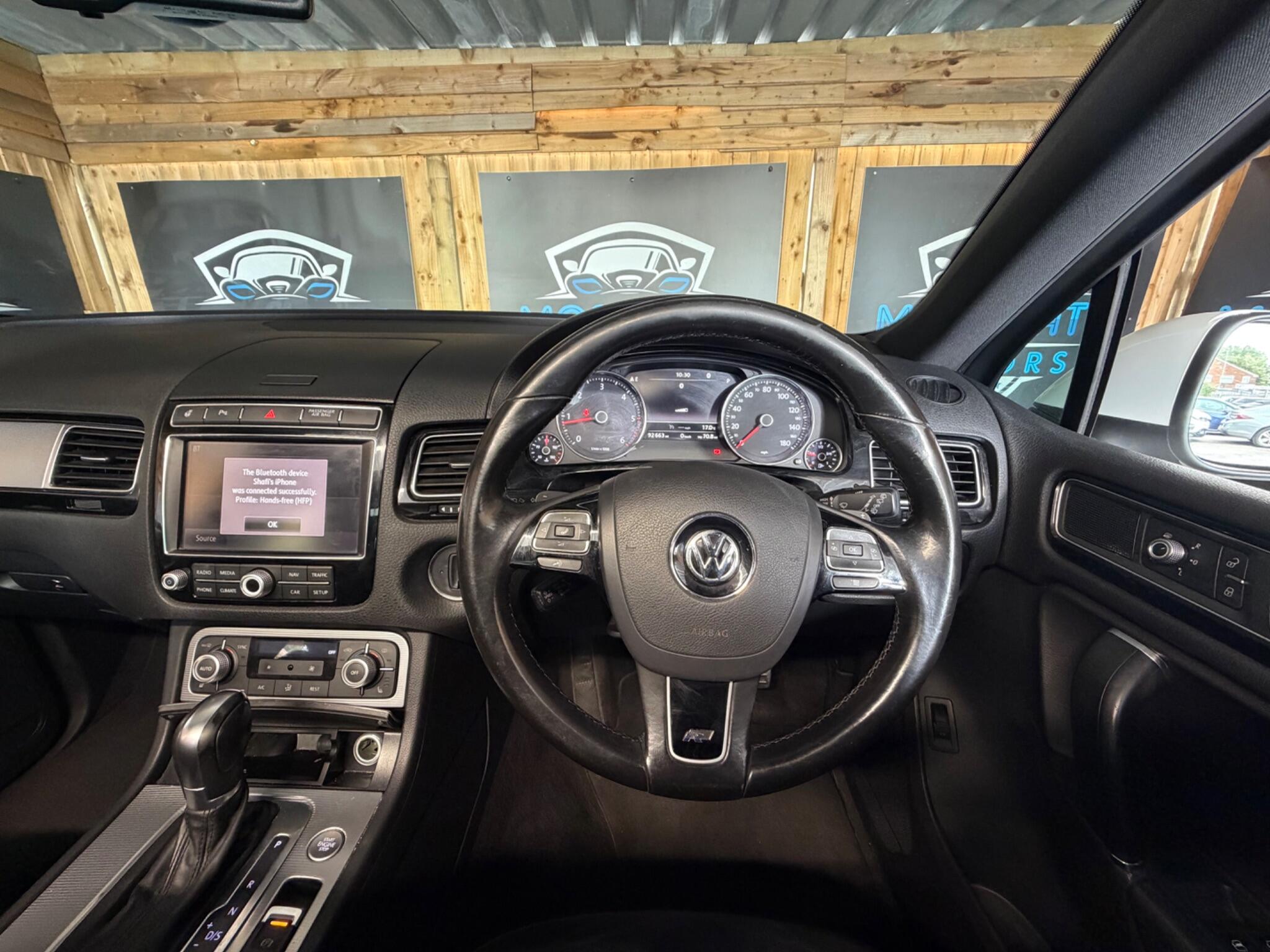 Volkswagen Touareg view 18
