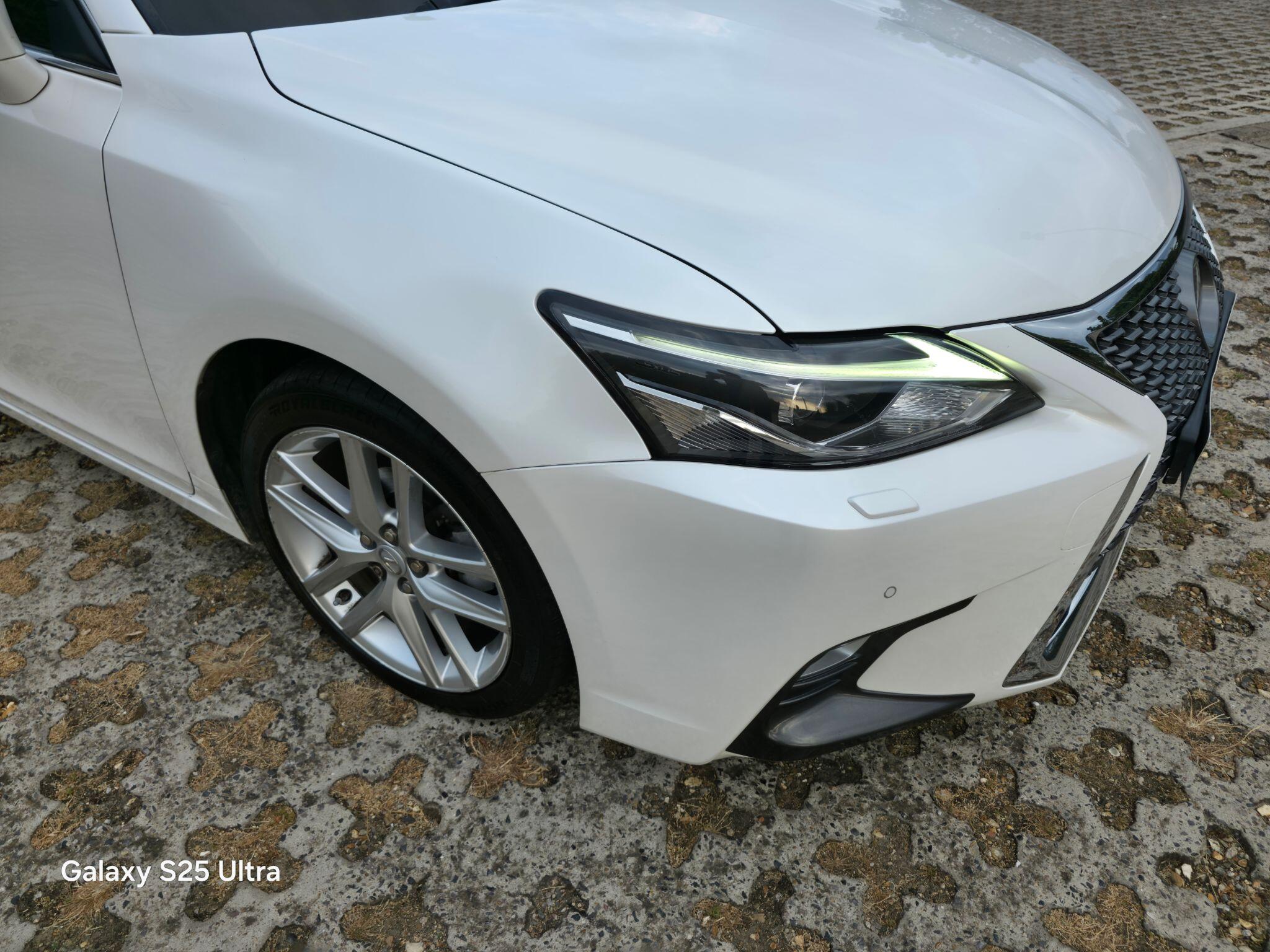 Lexus CT view 4