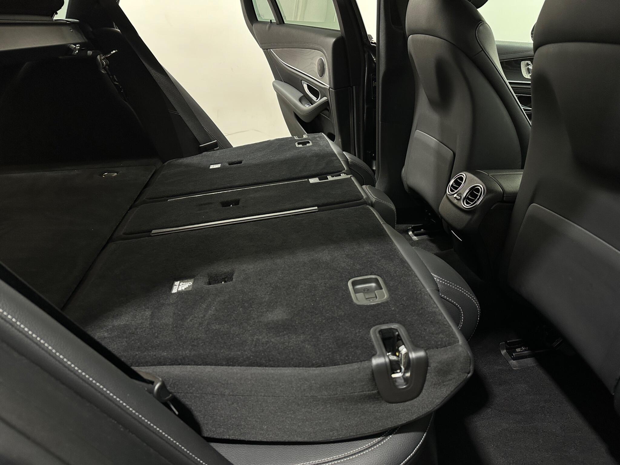 Mercedes-Benz E Class view 48