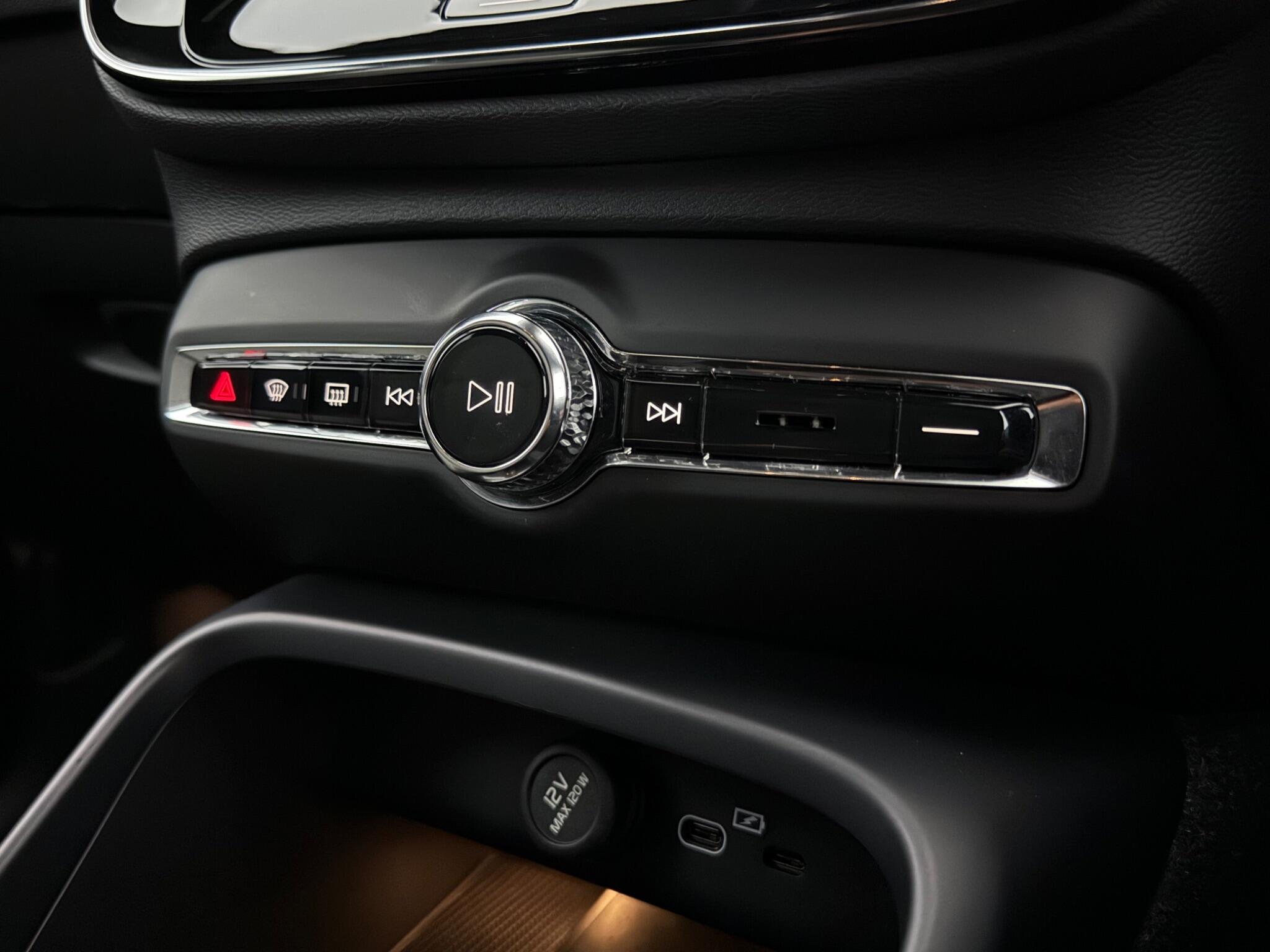Volvo XC40 view 23