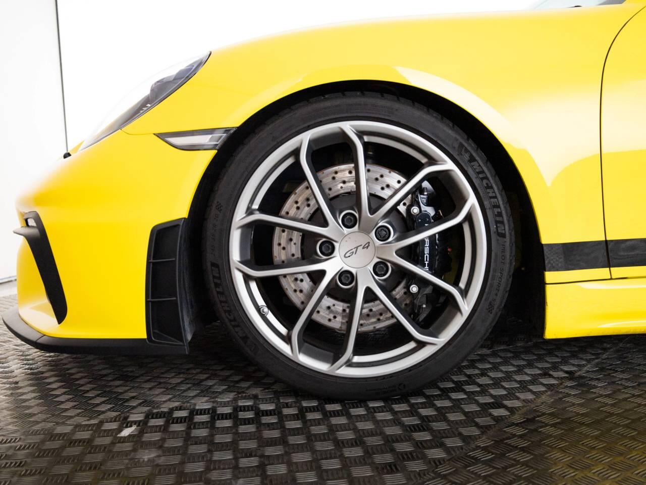 Porsche Cayman view 18