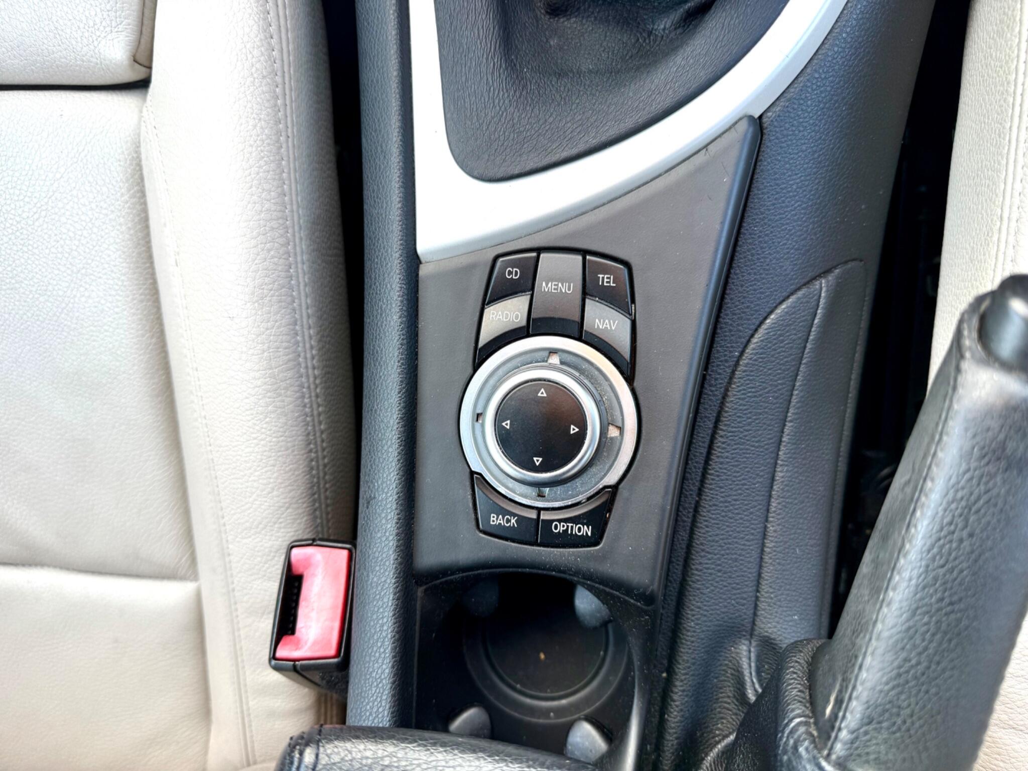 2012 BMW 1 Series image 46