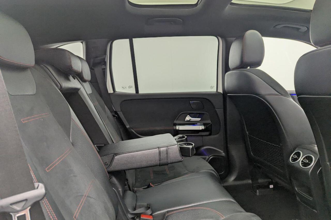 Mercedes-Benz Eqb view 18