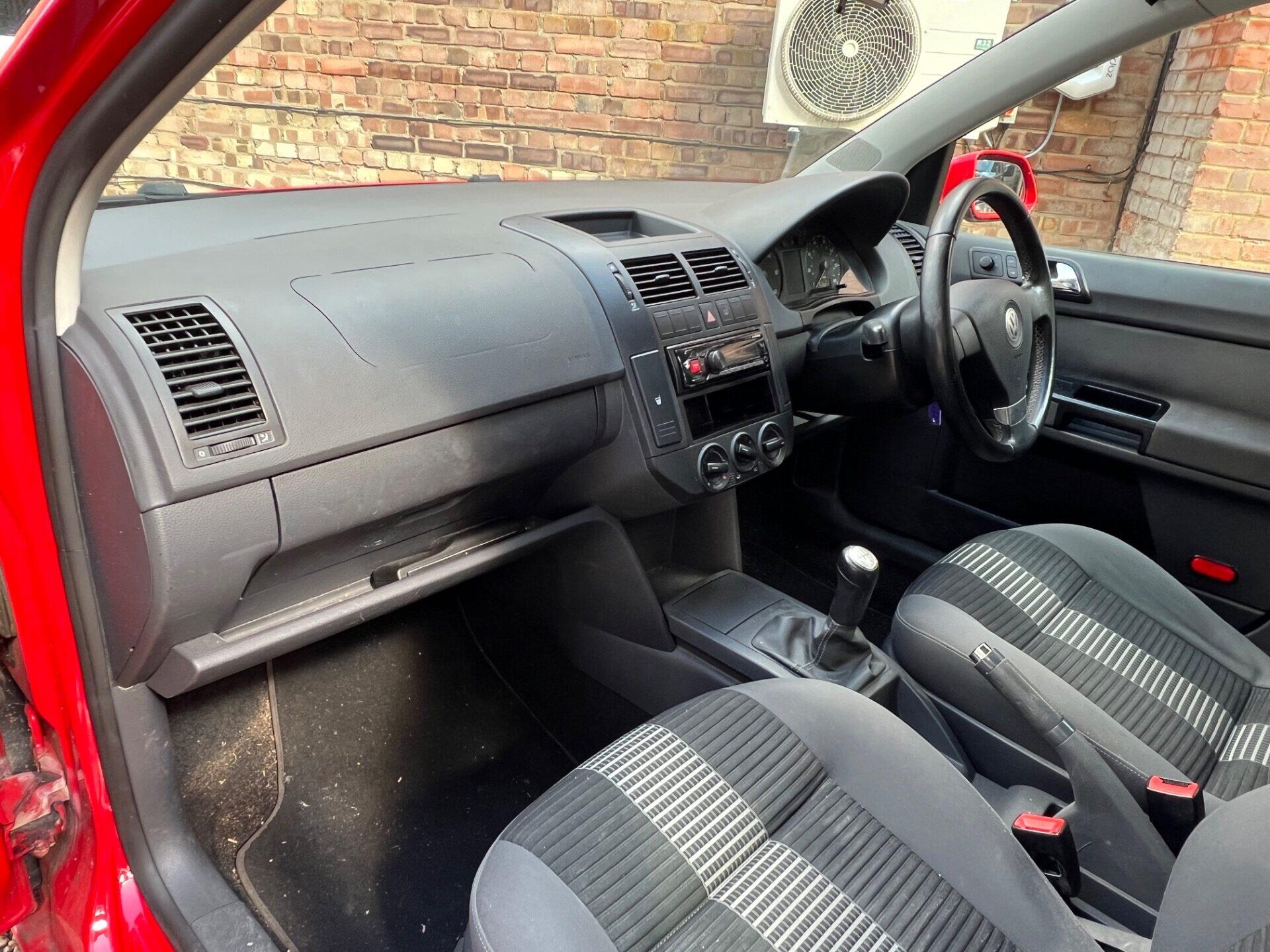 Volkswagen Polo view 9