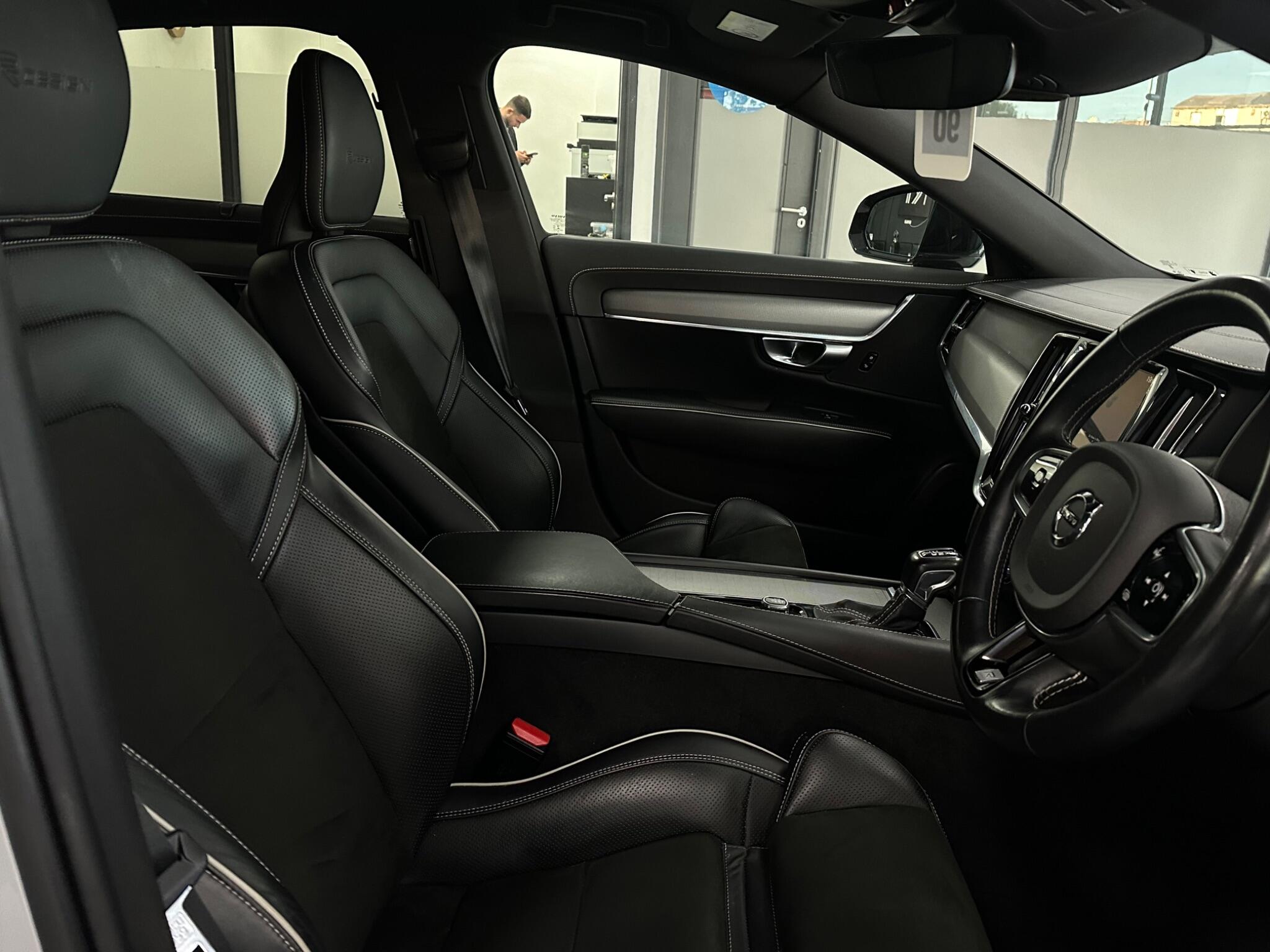 Volvo S90 view 21