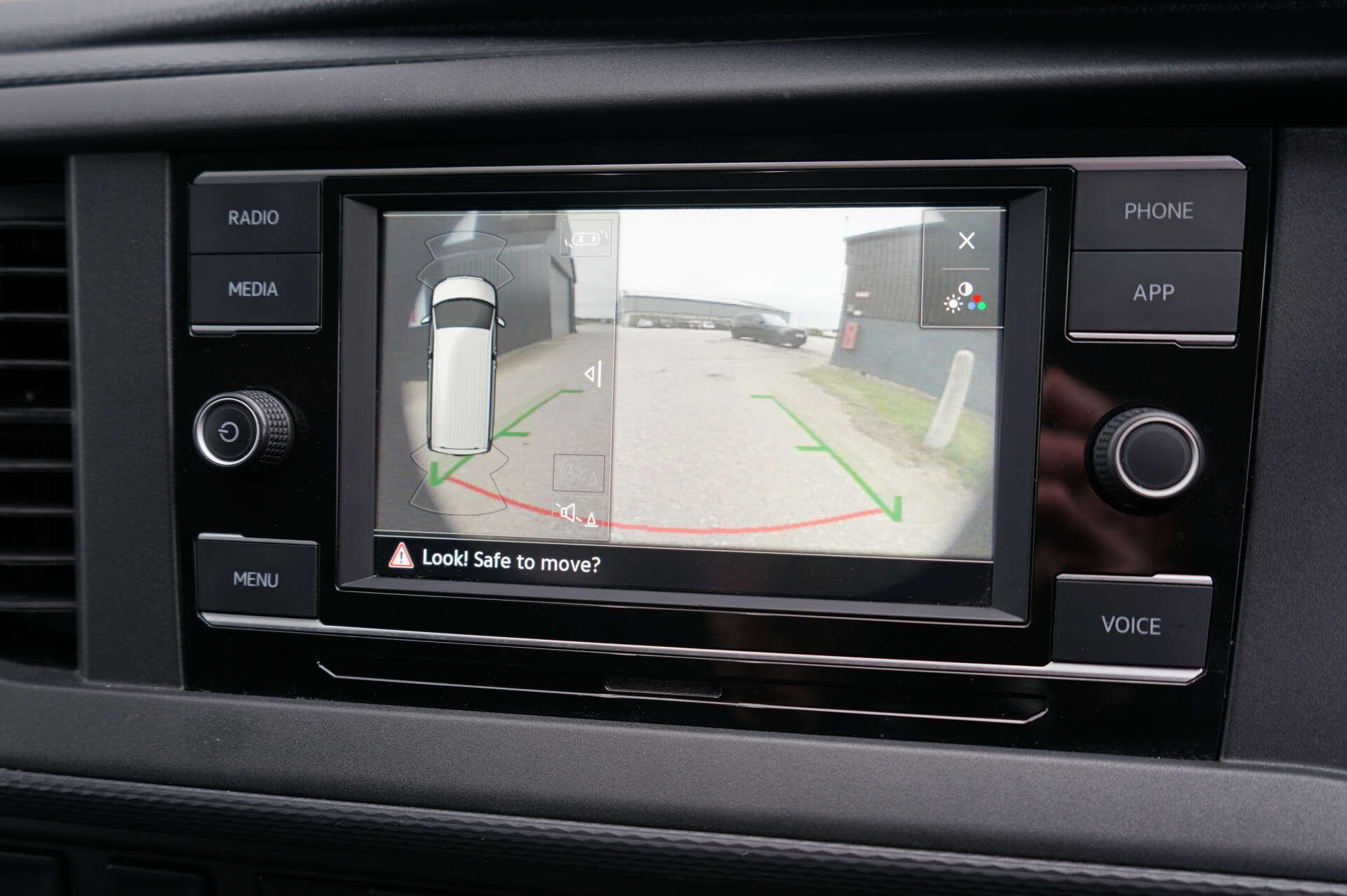 Volkswagen Transporter view 18
