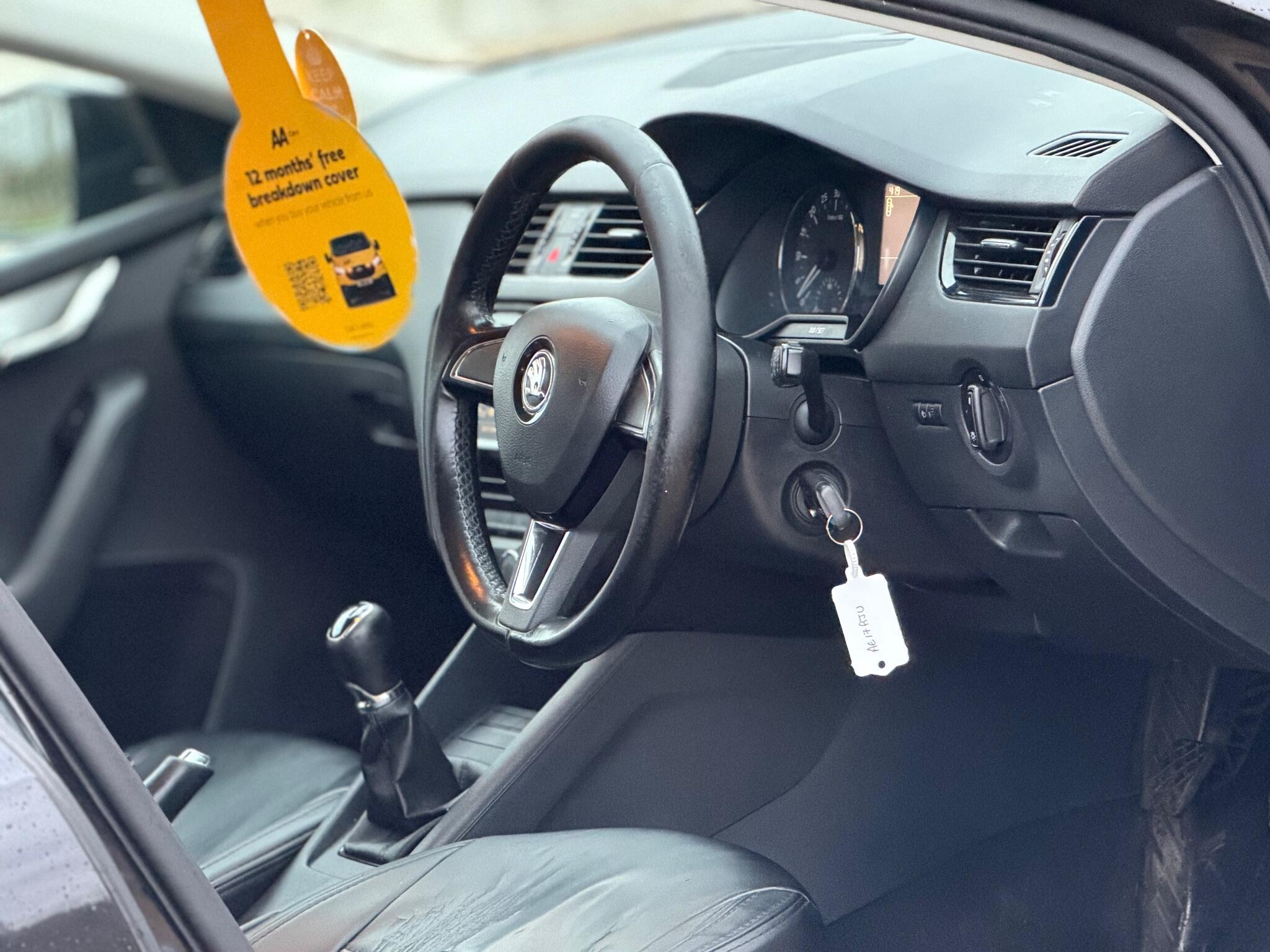 2017 Skoda Octavia 1.6 TDI S Euro 6 (s/s) 5dr image 21