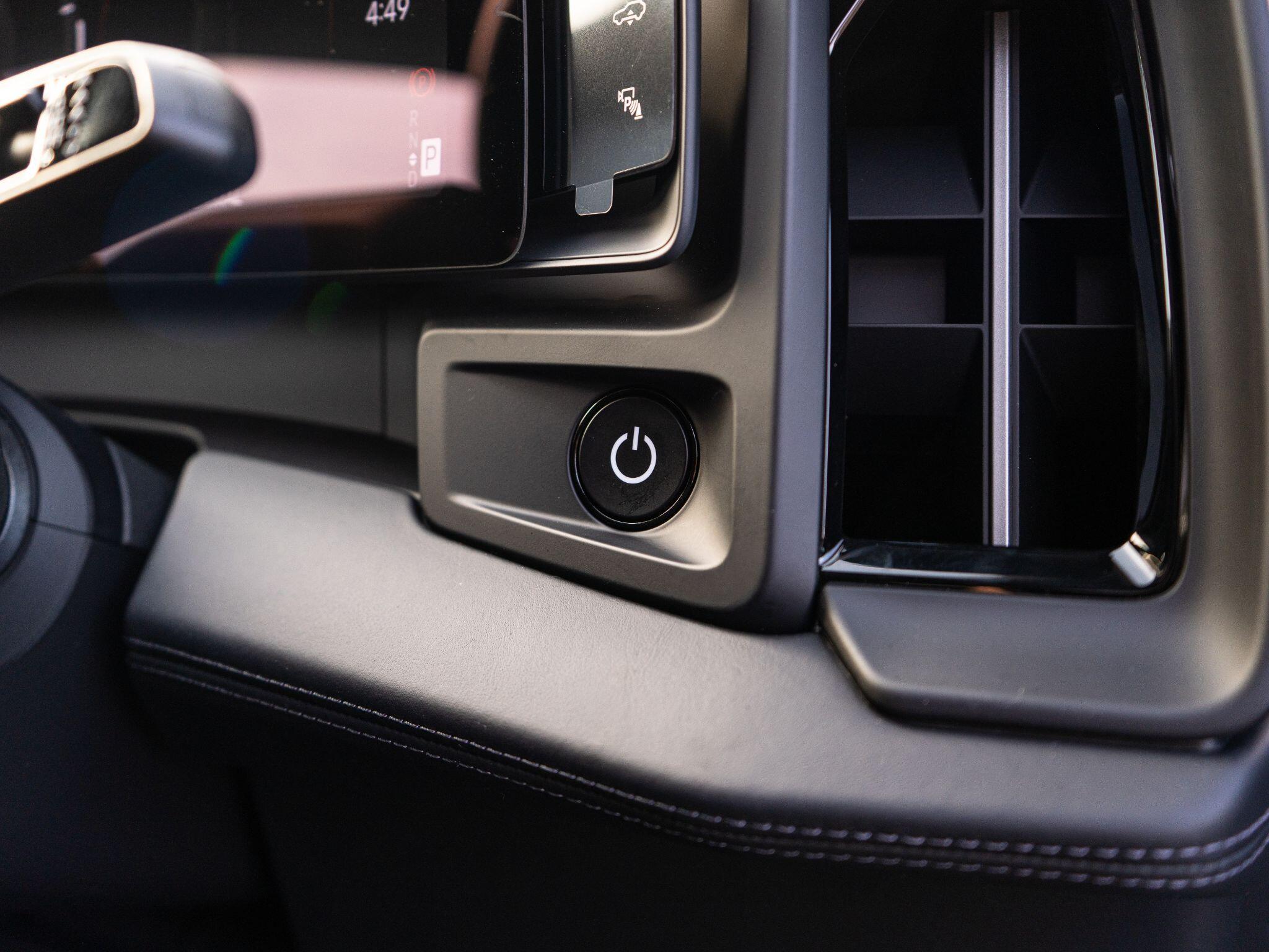 Porsche Cayenne view 34