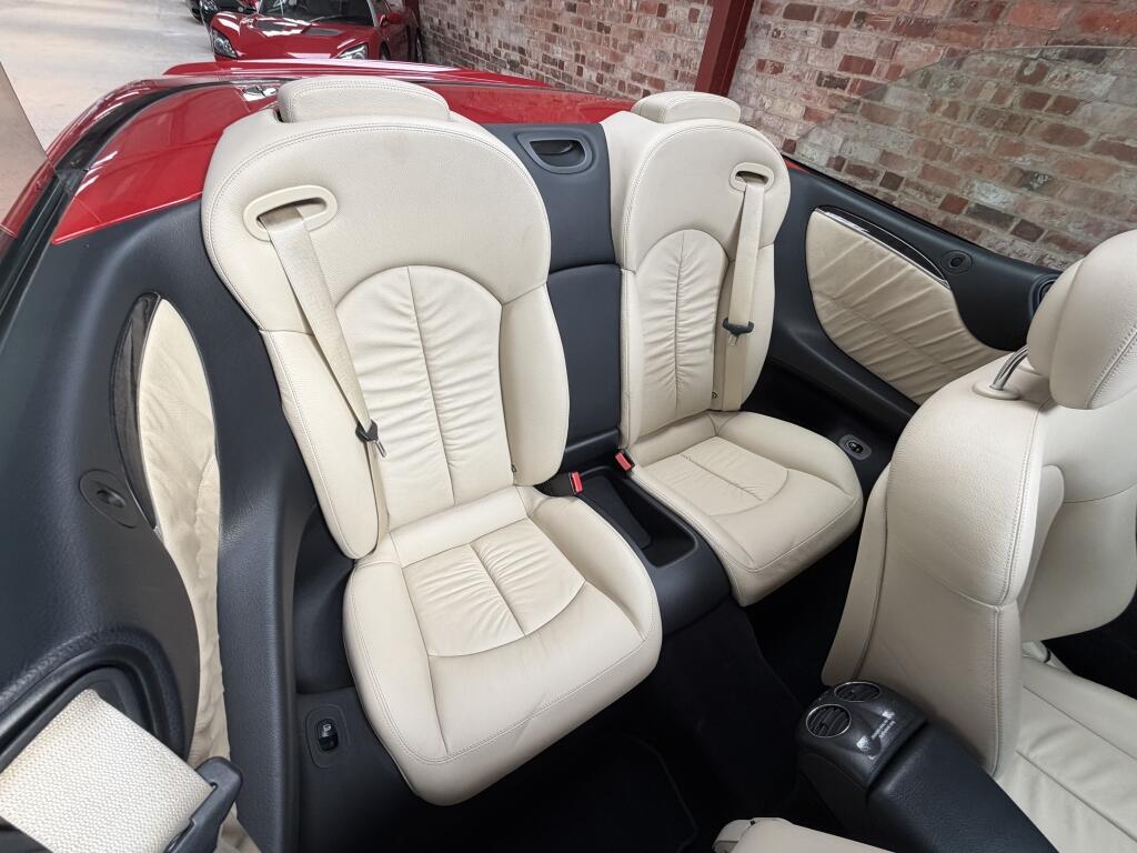 Mercedes-Benz CLK view 22