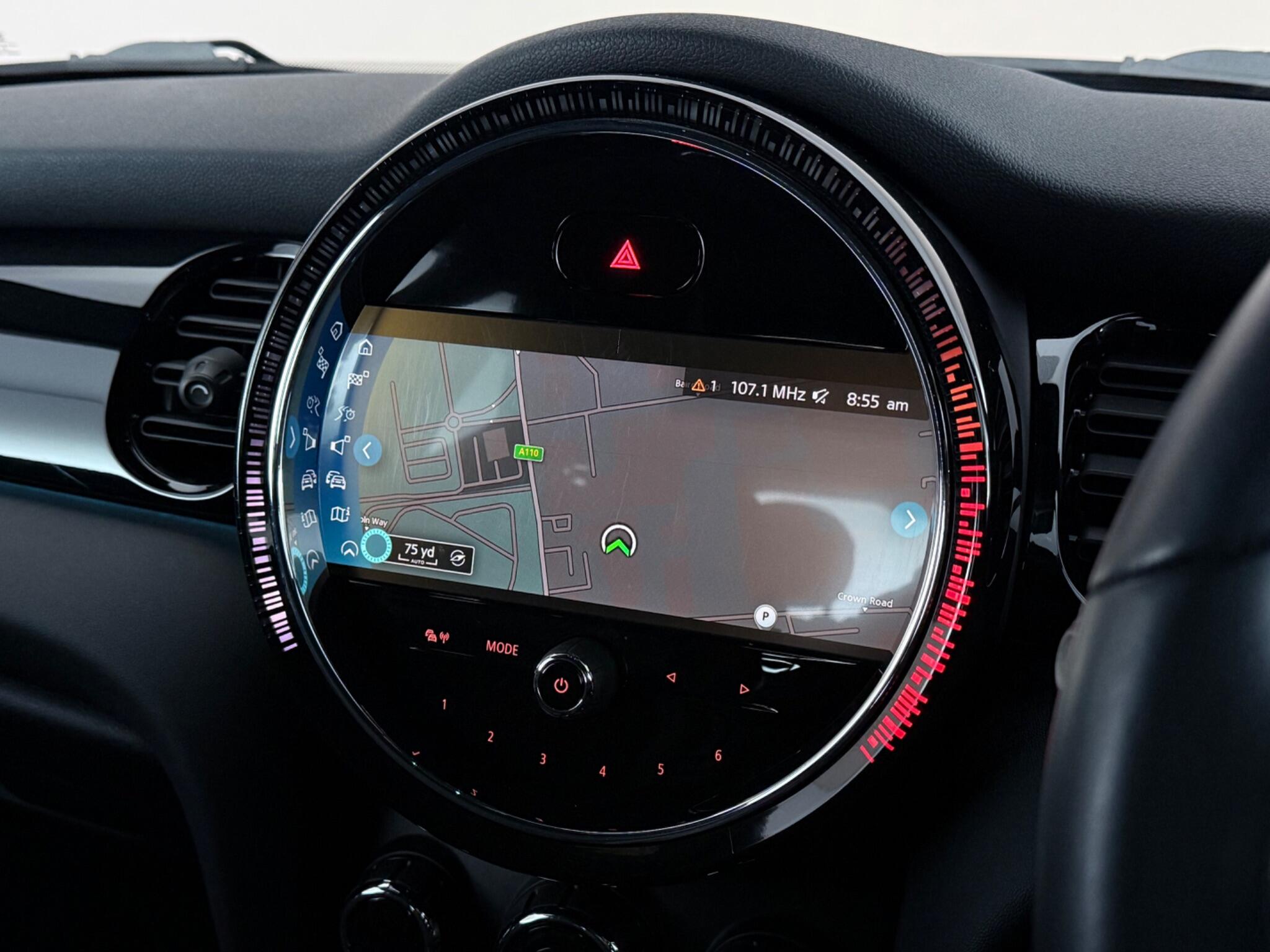 Mini Hatch view 28