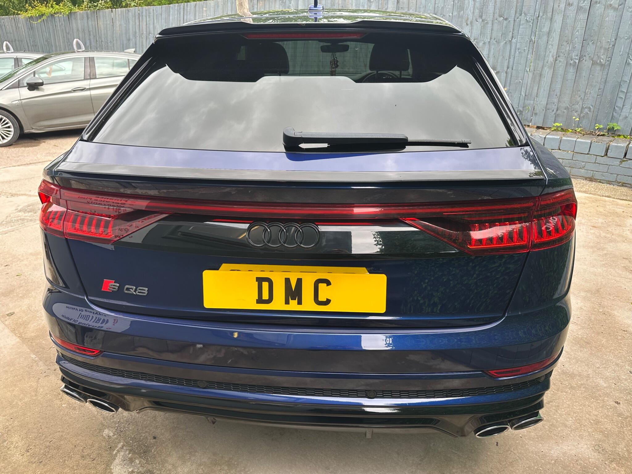 Audi Q8 view 47