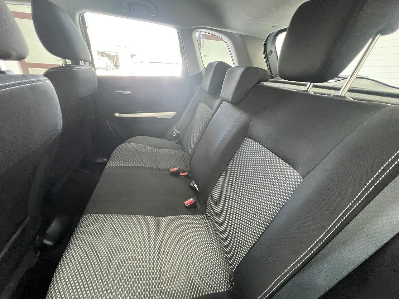 Suzuki Vitara view 16