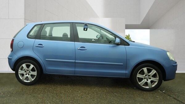 Volkswagen Polo view 3