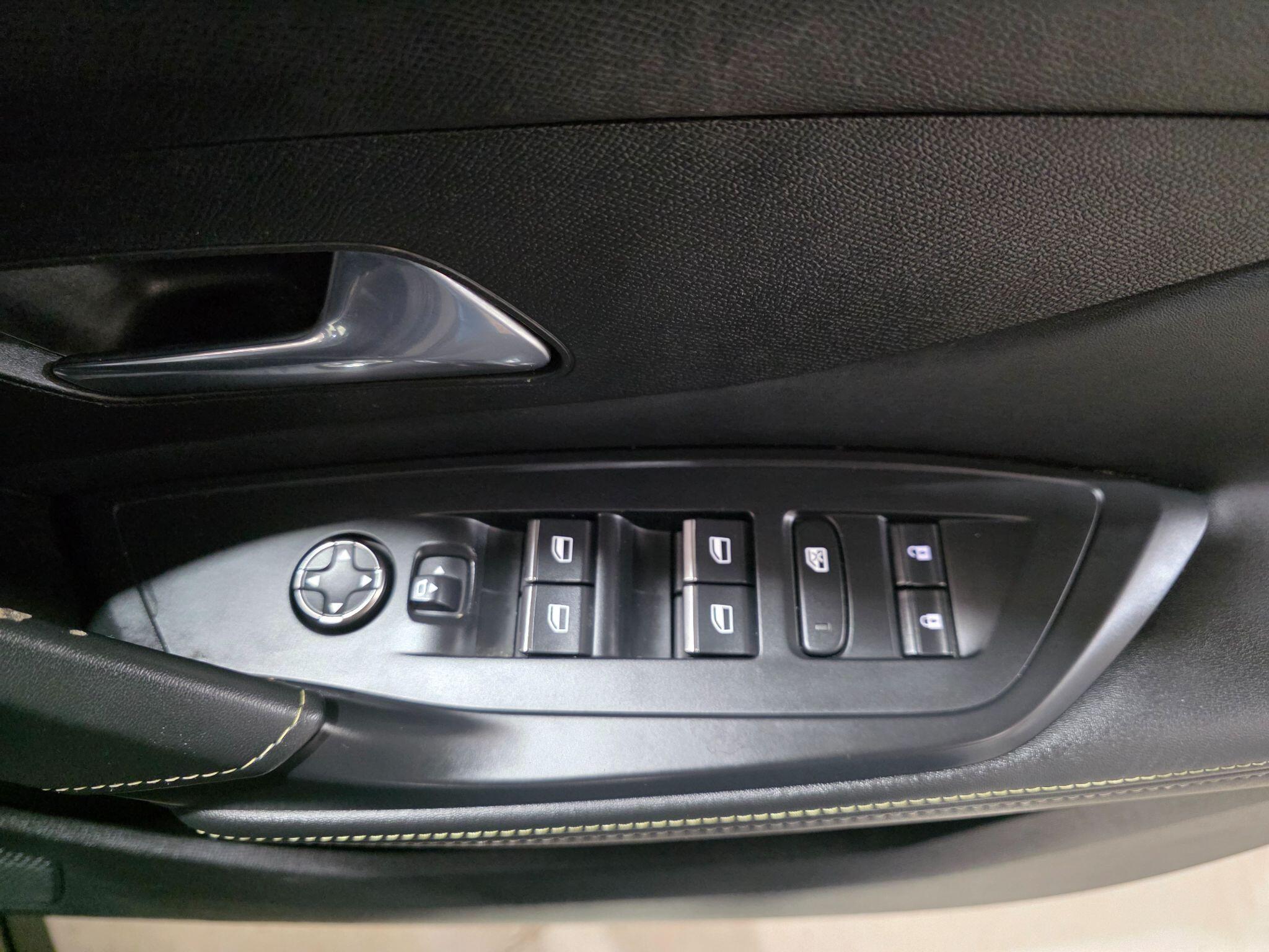 Peugeot 308 SW view 13