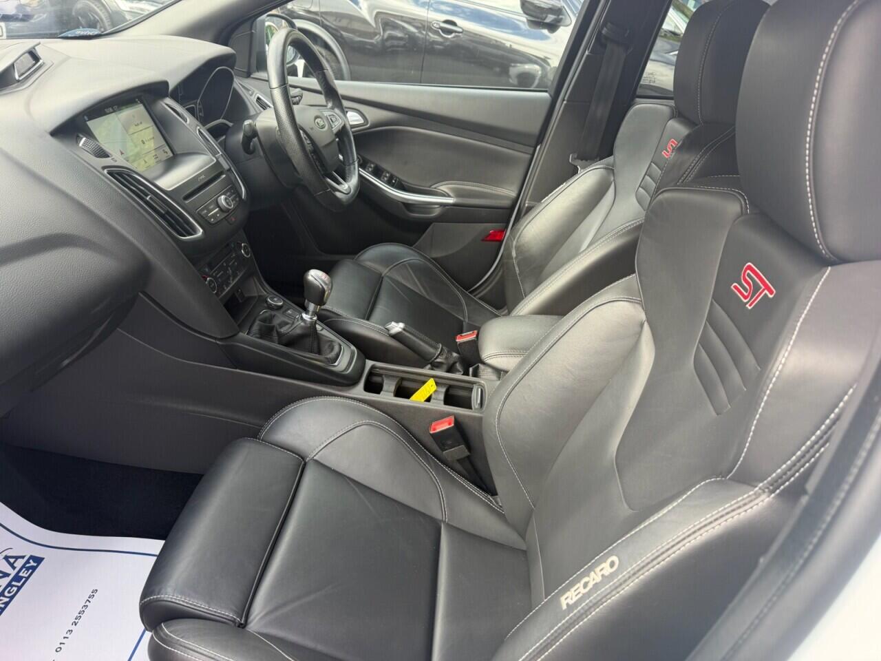 Ford Focus view 18