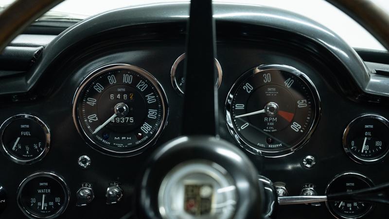 Aston Martin DB5 view 27