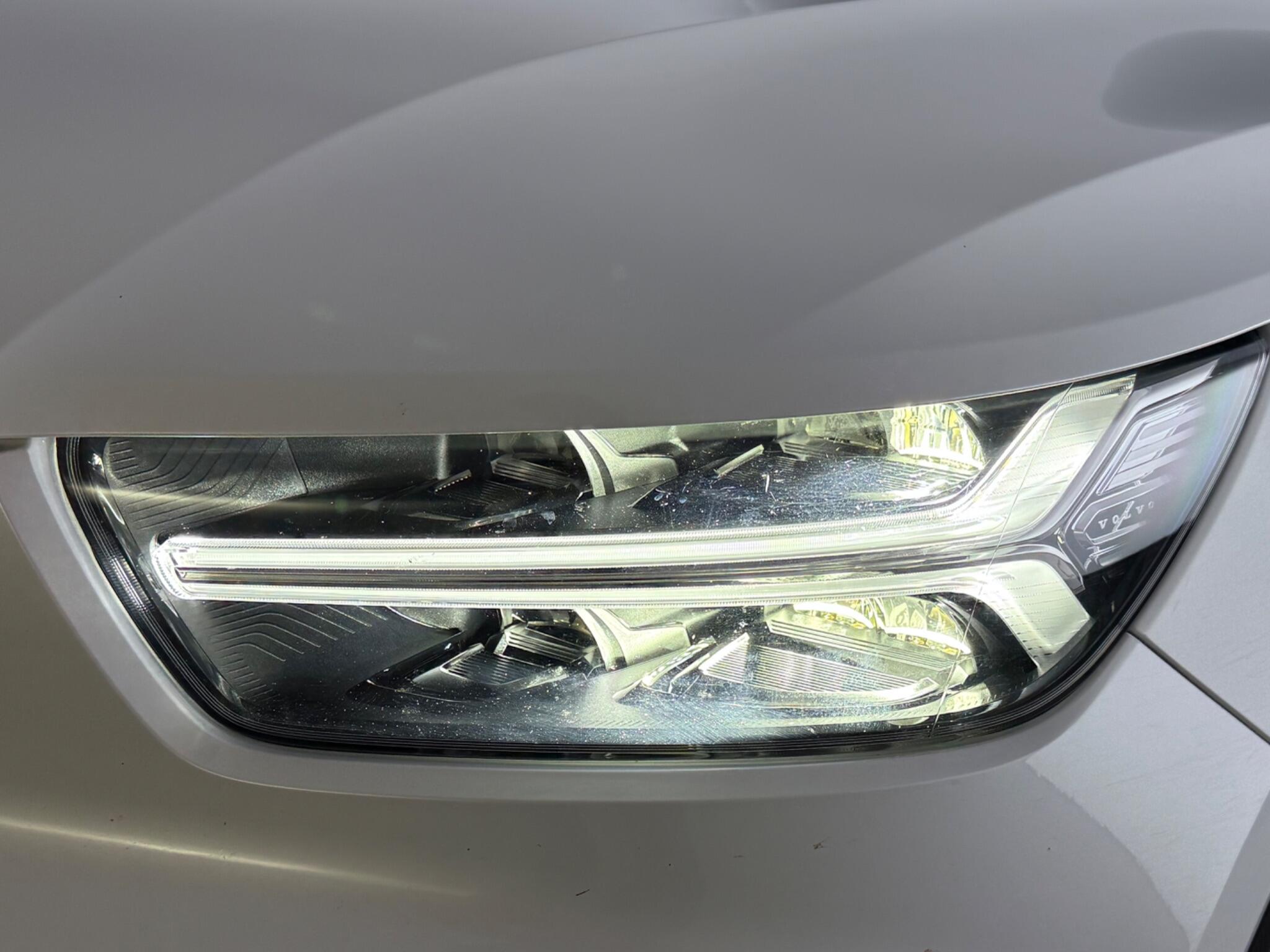 Volvo XC40 view 13