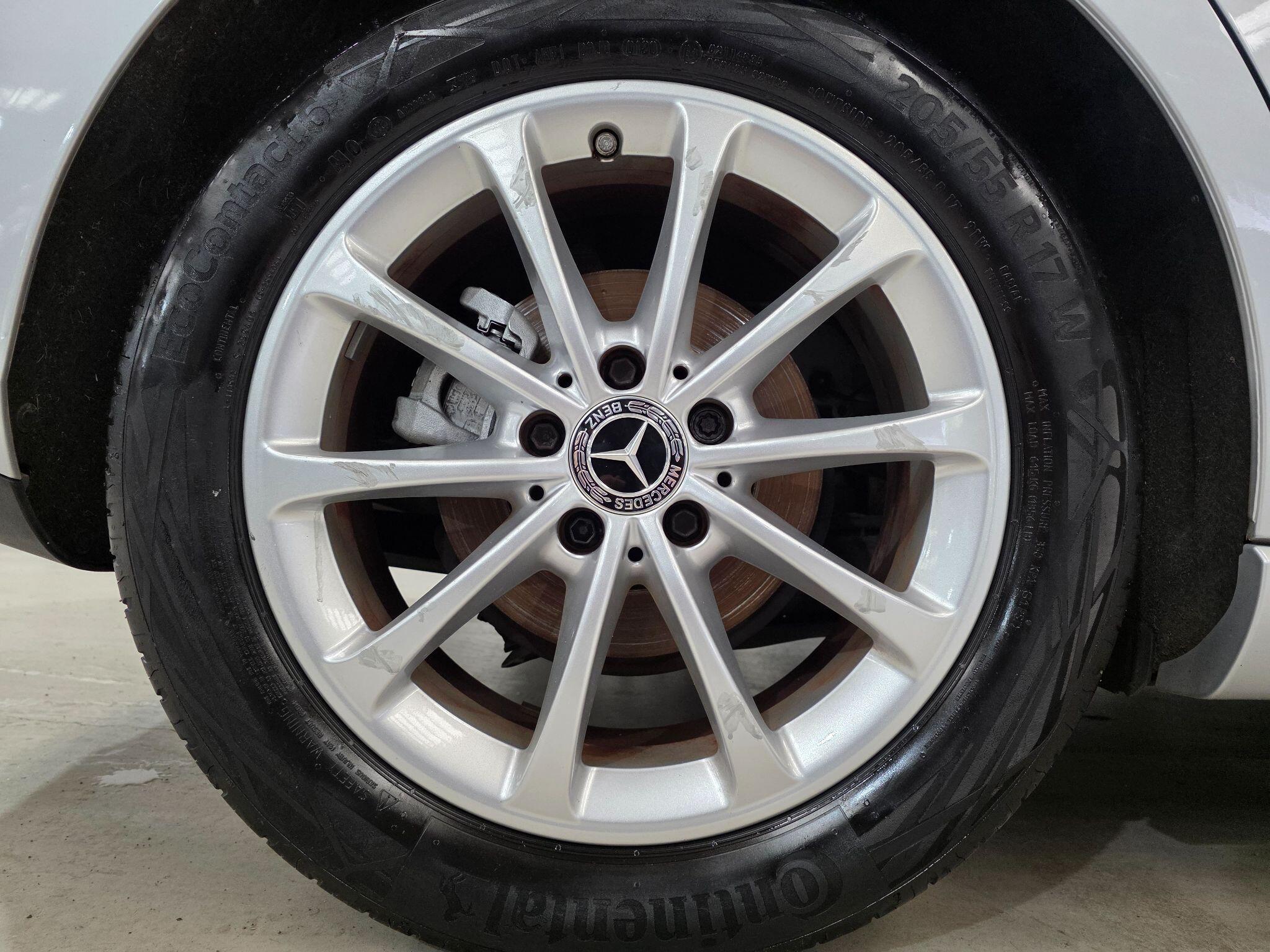 Mercedes-Benz B Class view 31