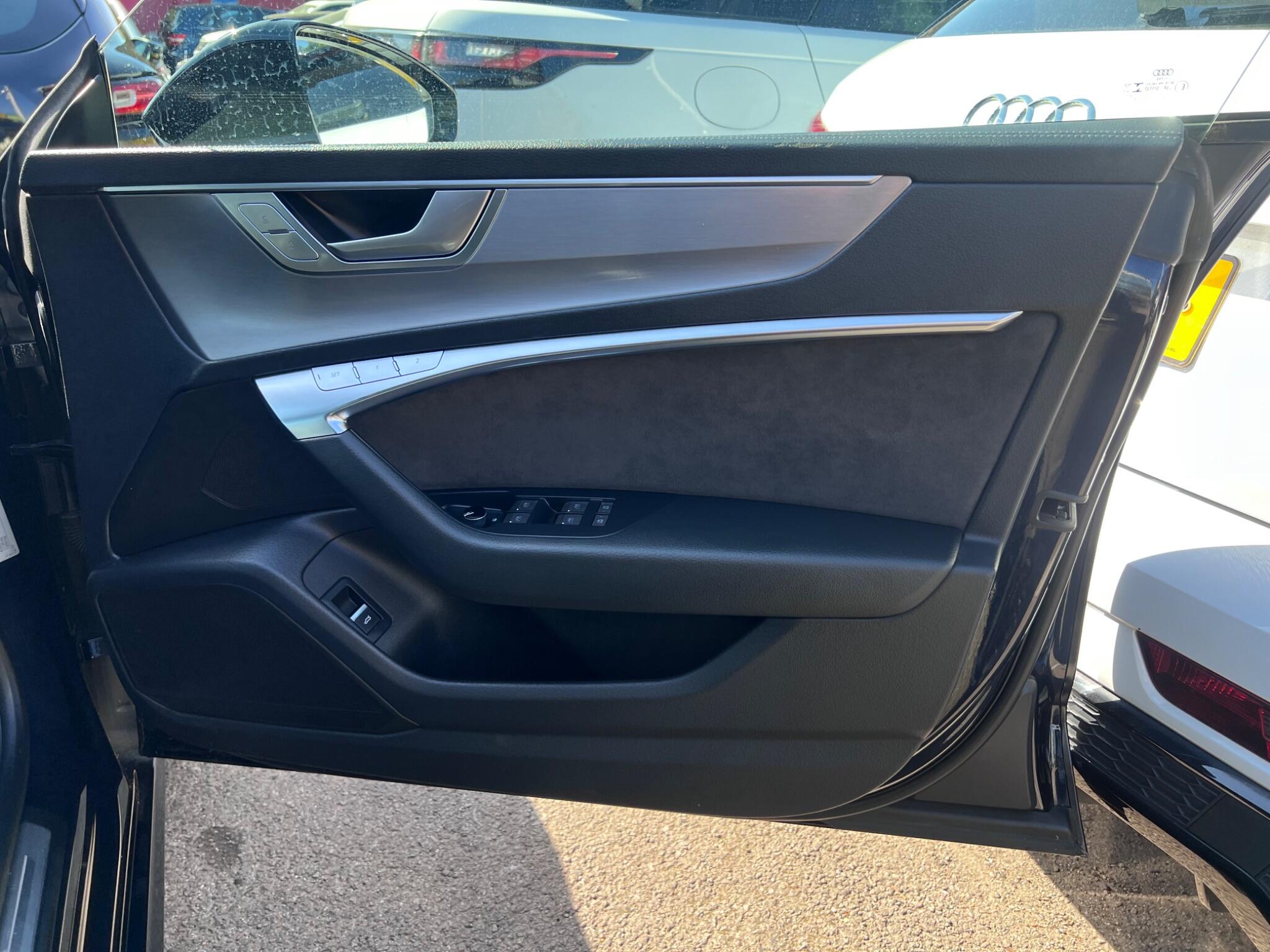 Audi A7 view 16
