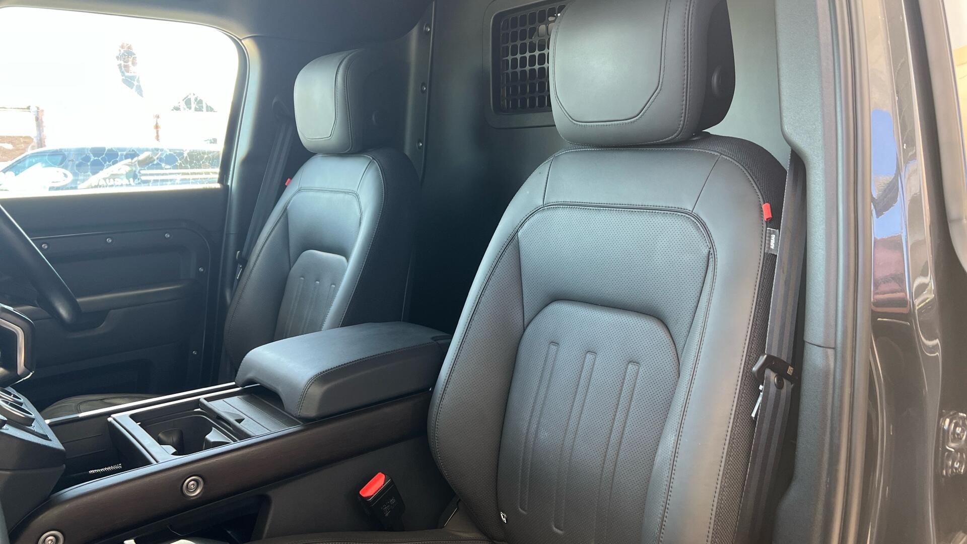 Land Rover Defender view 4