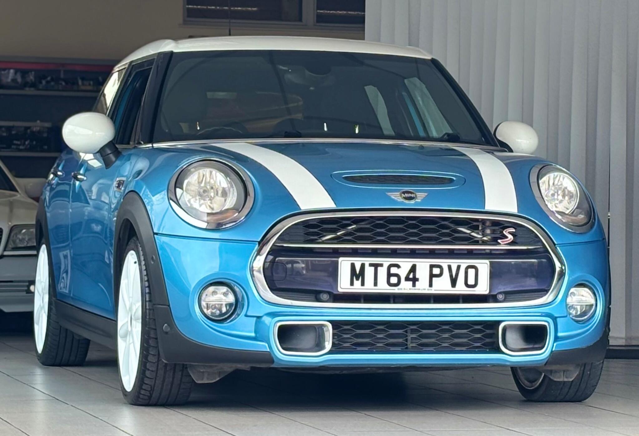 Mini Hatch view 5