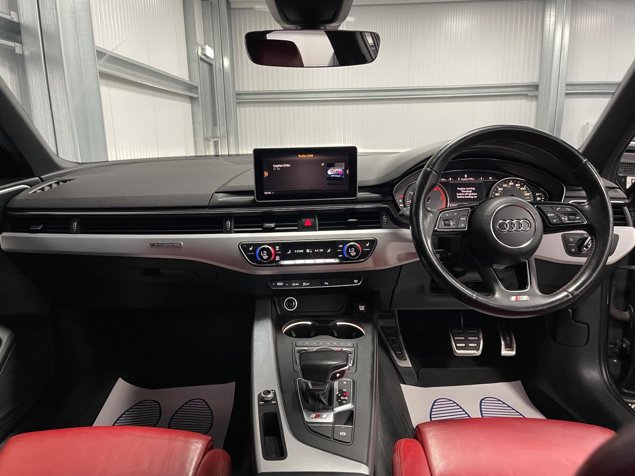 Audi S4 view 31