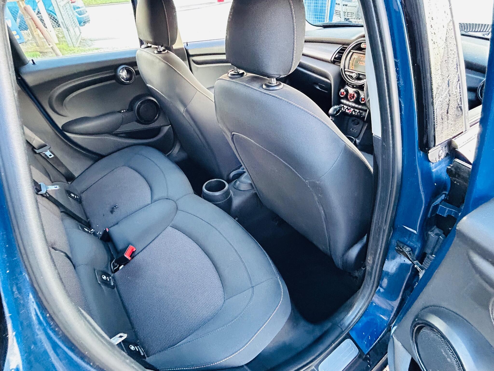 MINI Hatch view 10