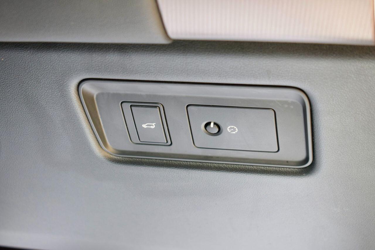 Land Rover Range Rover Sport view 26