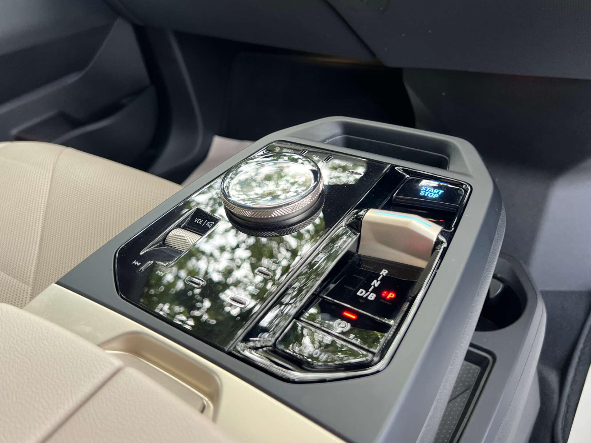 BMW iX view 33