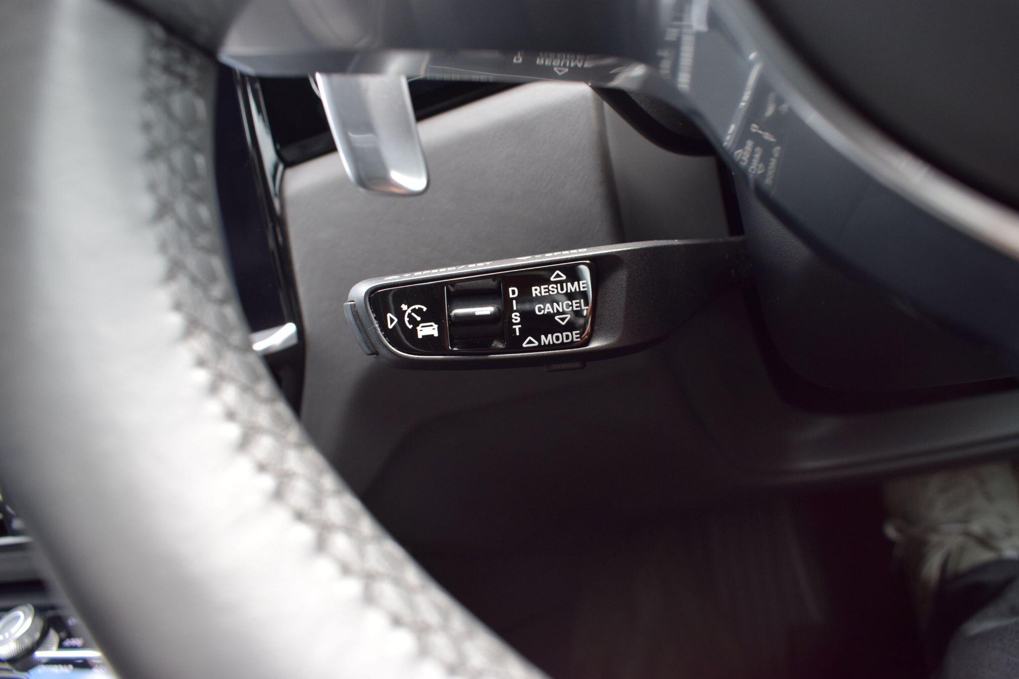 Porsche Cayenne view 16