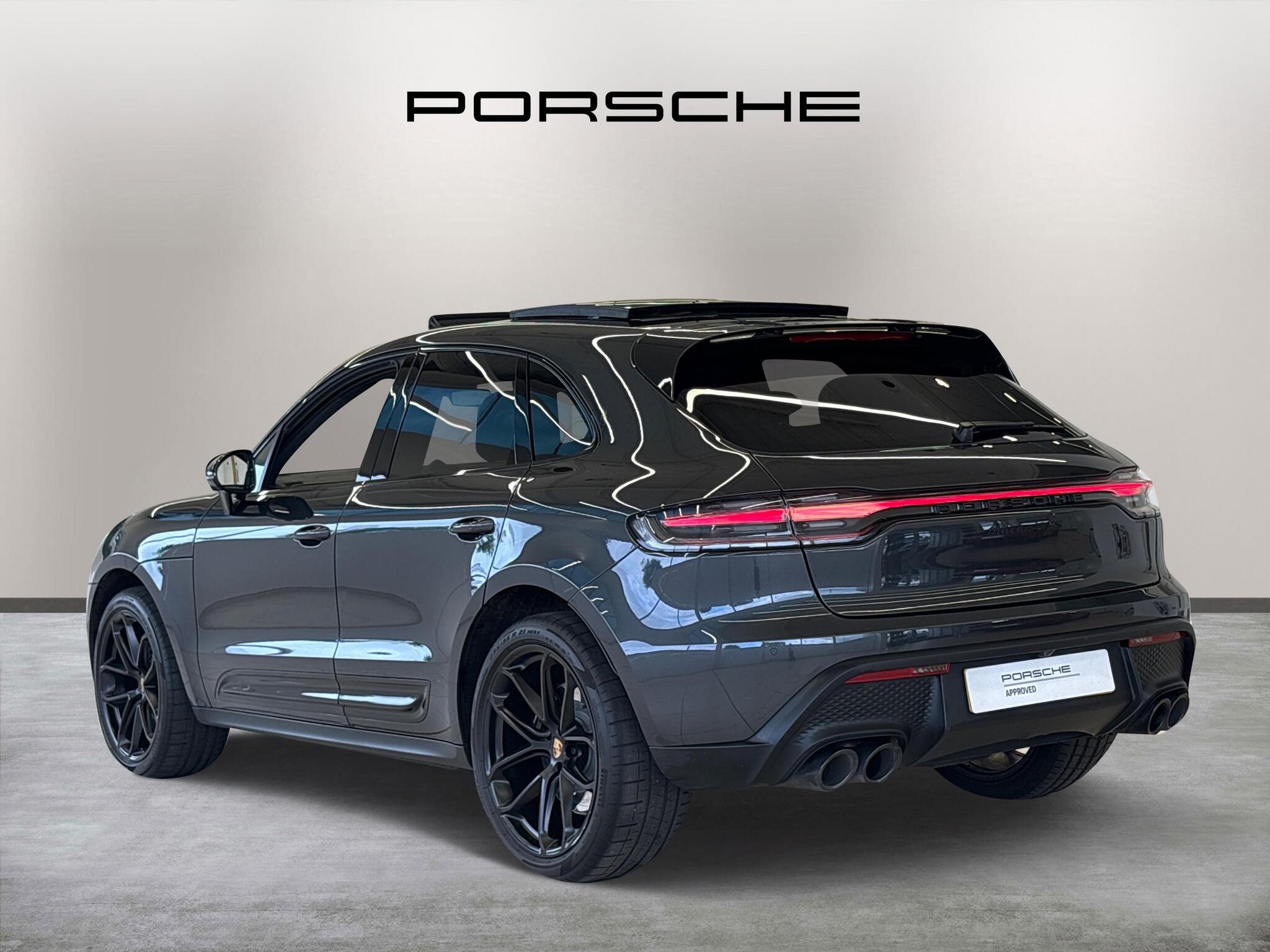 Porsche Macan view 5