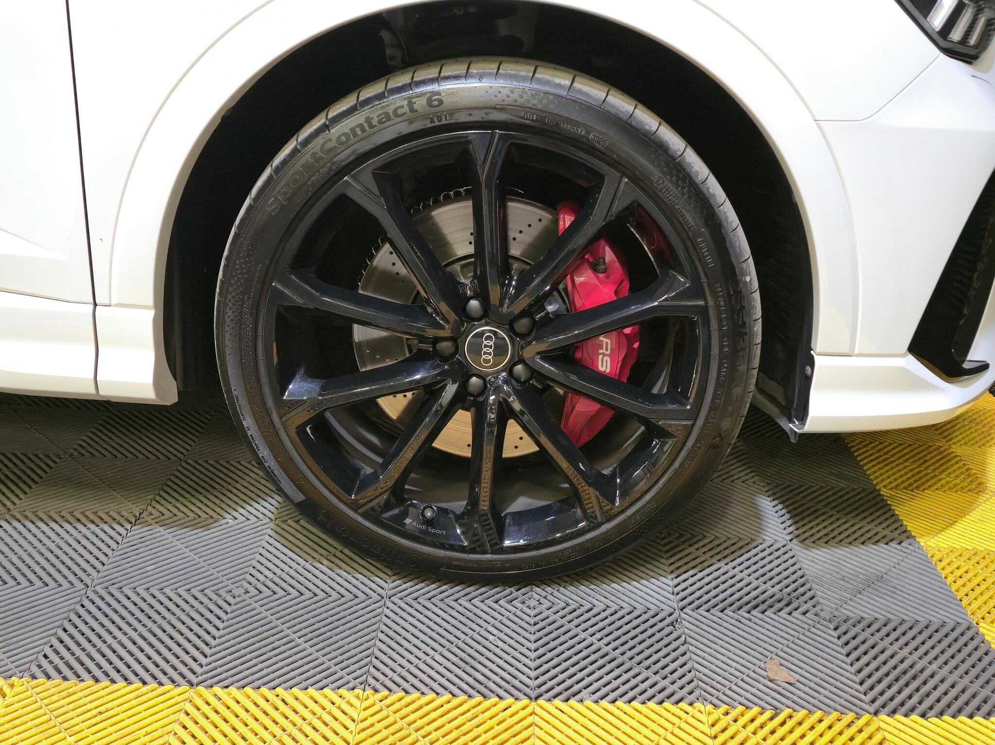 Audi RS Q3 view 34
